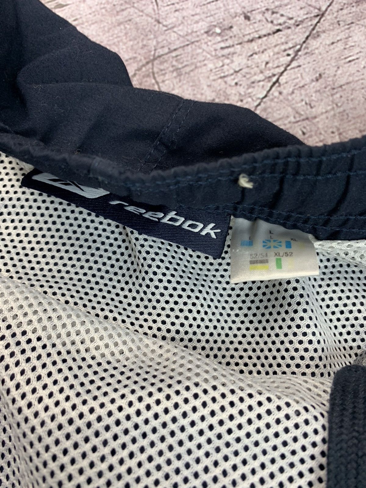 Reebok × Vintage Reebok Vintage Mens Nylon Shorts Size US 34 / EU 50 - 5 Thumbnail