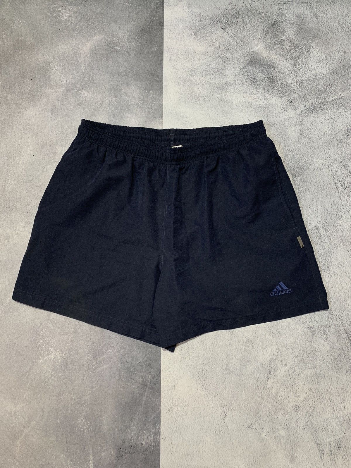 Adidas Vintage Adidas shorts streetwear Y2K casual style size XL Size US 36 / EU 52 - 1 Thumbnail
