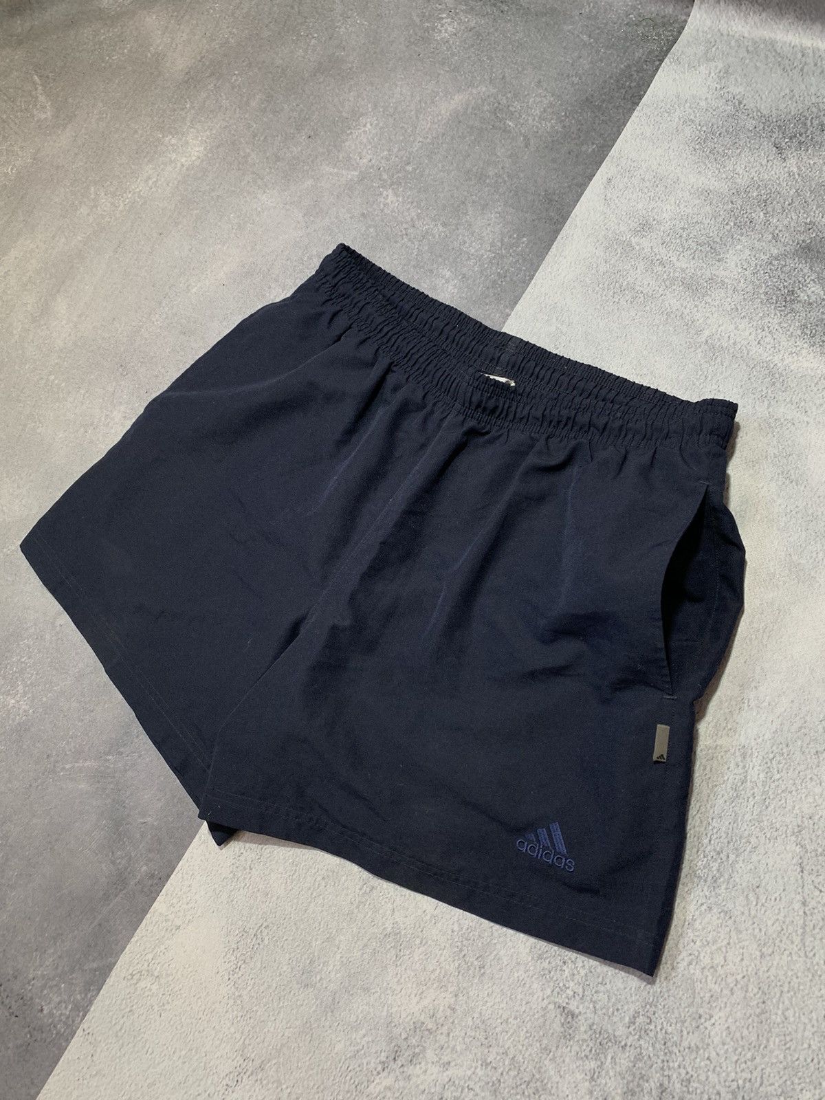 Adidas Vintage Adidas shorts streetwear Y2K casual style size XL Size US 36 / EU 52 - 2 Thumbnail