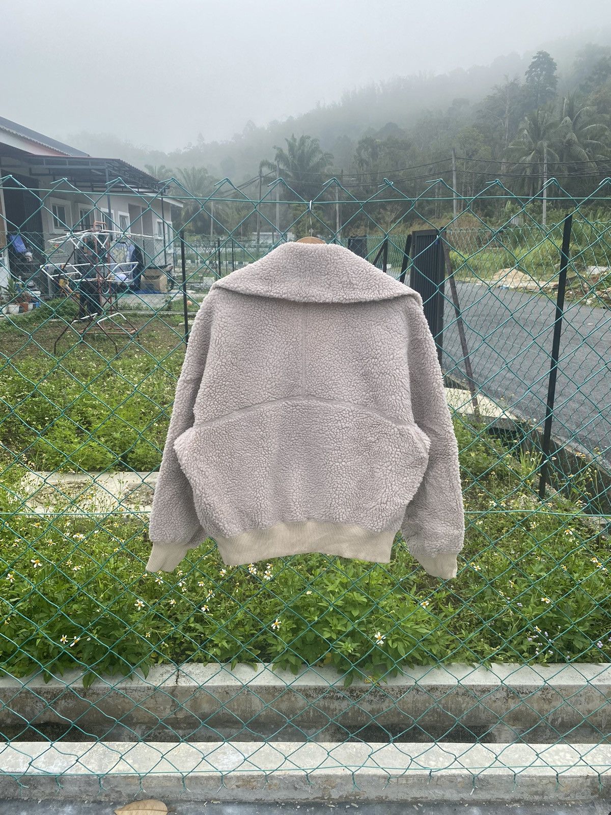 Uniqlo Uniqlo UUUU cropped fleece jacket Size XL / US 12-14 / IT 48-50 - 2 Thumbnail