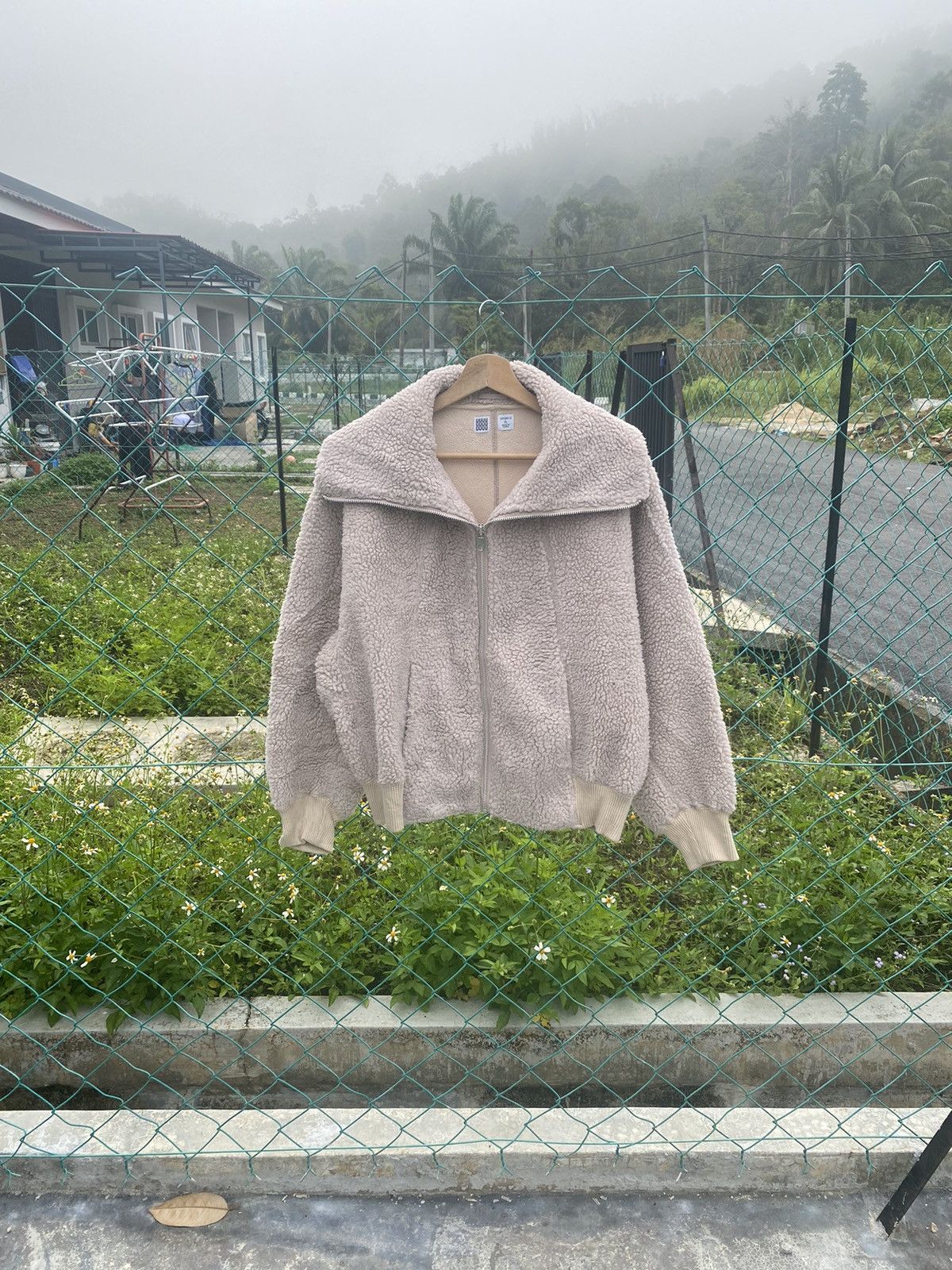 AW Uniqlo UUUU Cropped Fleece Jacket