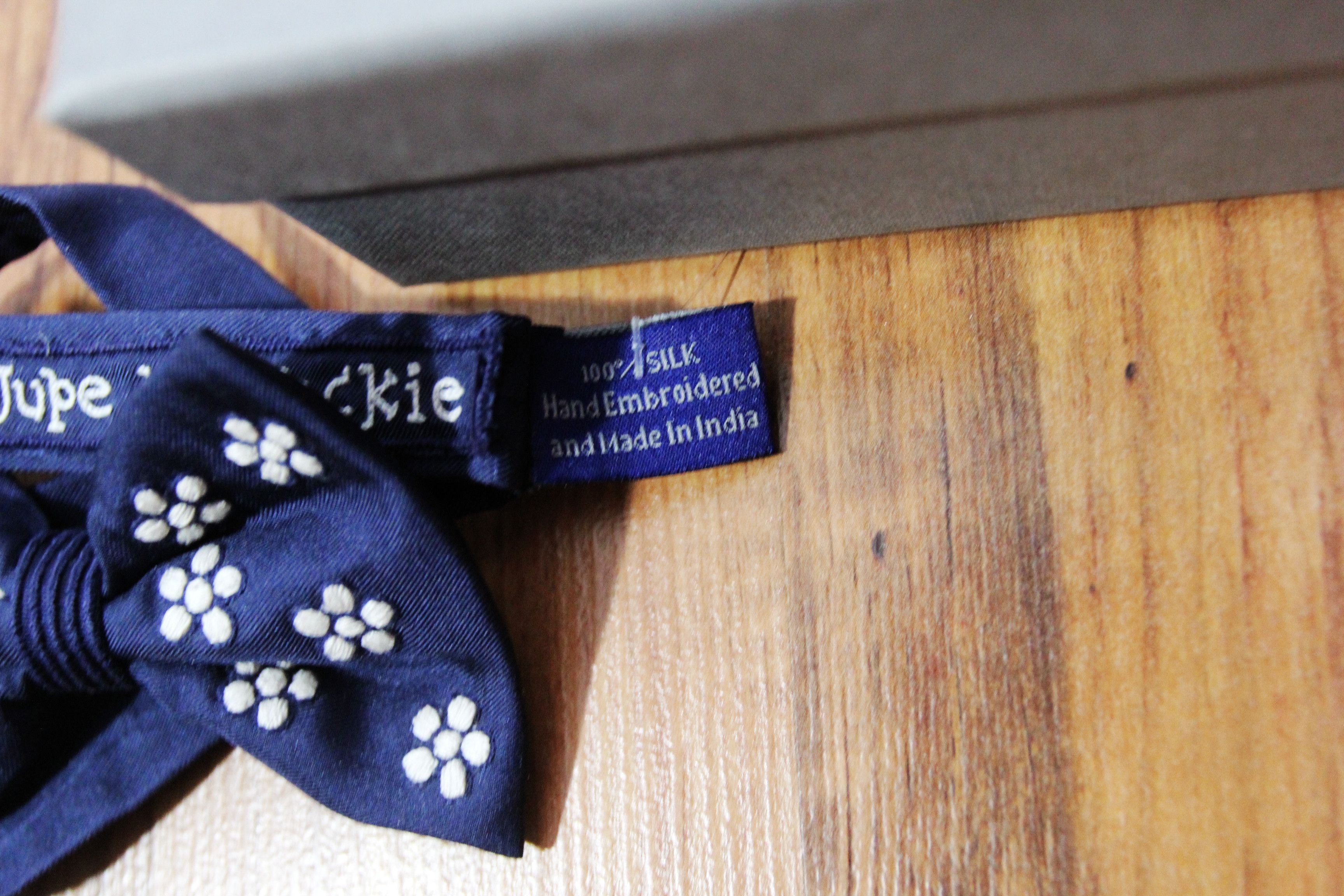 Jupe By Jackie BNWT SS20 JUPE BY JACKIE HAND EMBROIDERED BOW TIE Size ONE SIZE - 3 Thumbnail