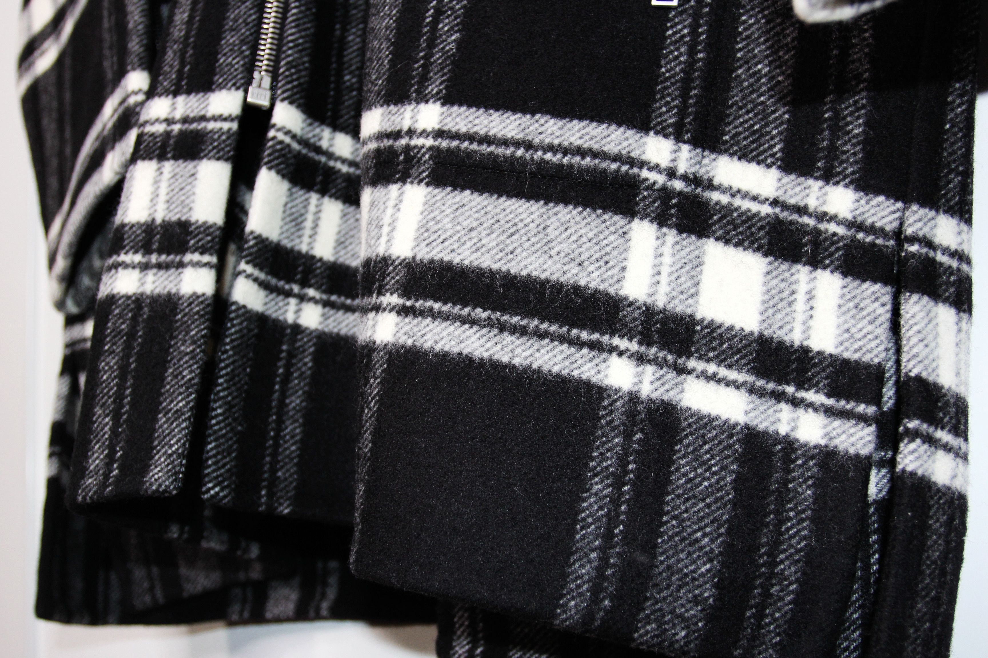 Marni BNWT AW18 MARNI TARTAN PLAID BLACK HOODED OVERCOAT 52 Size US L / EU 52-54 / 3 - 7 Thumbnail