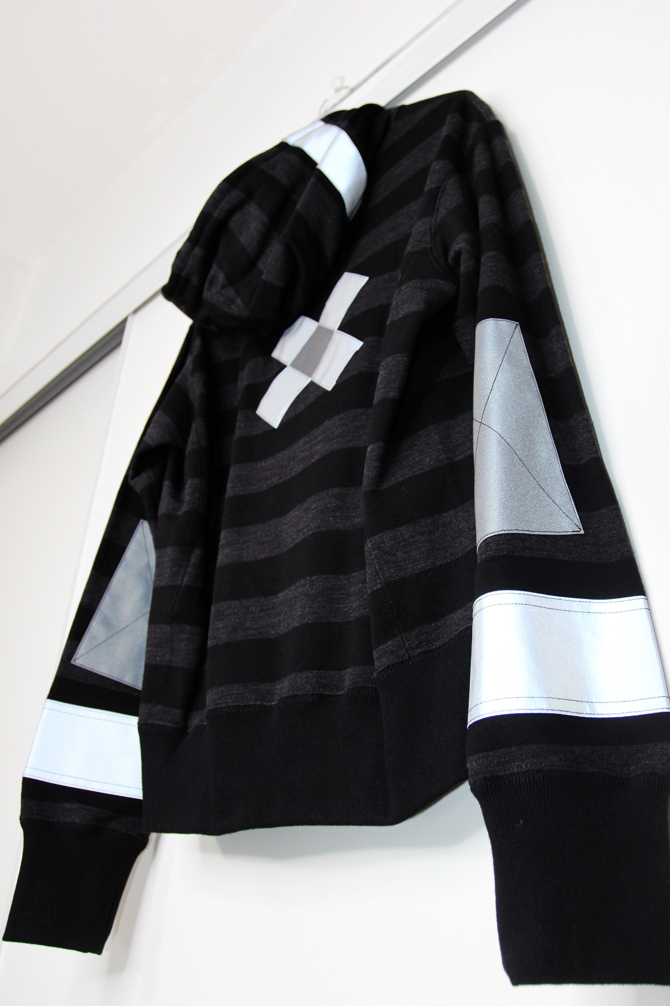 Junya Watanabe BNWT AW18 JUNYA WATANABE REFLECTIVE TAPE STRIP SWEATSHIRT S Size US S / EU 44-46 / 1 - 8 Thumbnail
