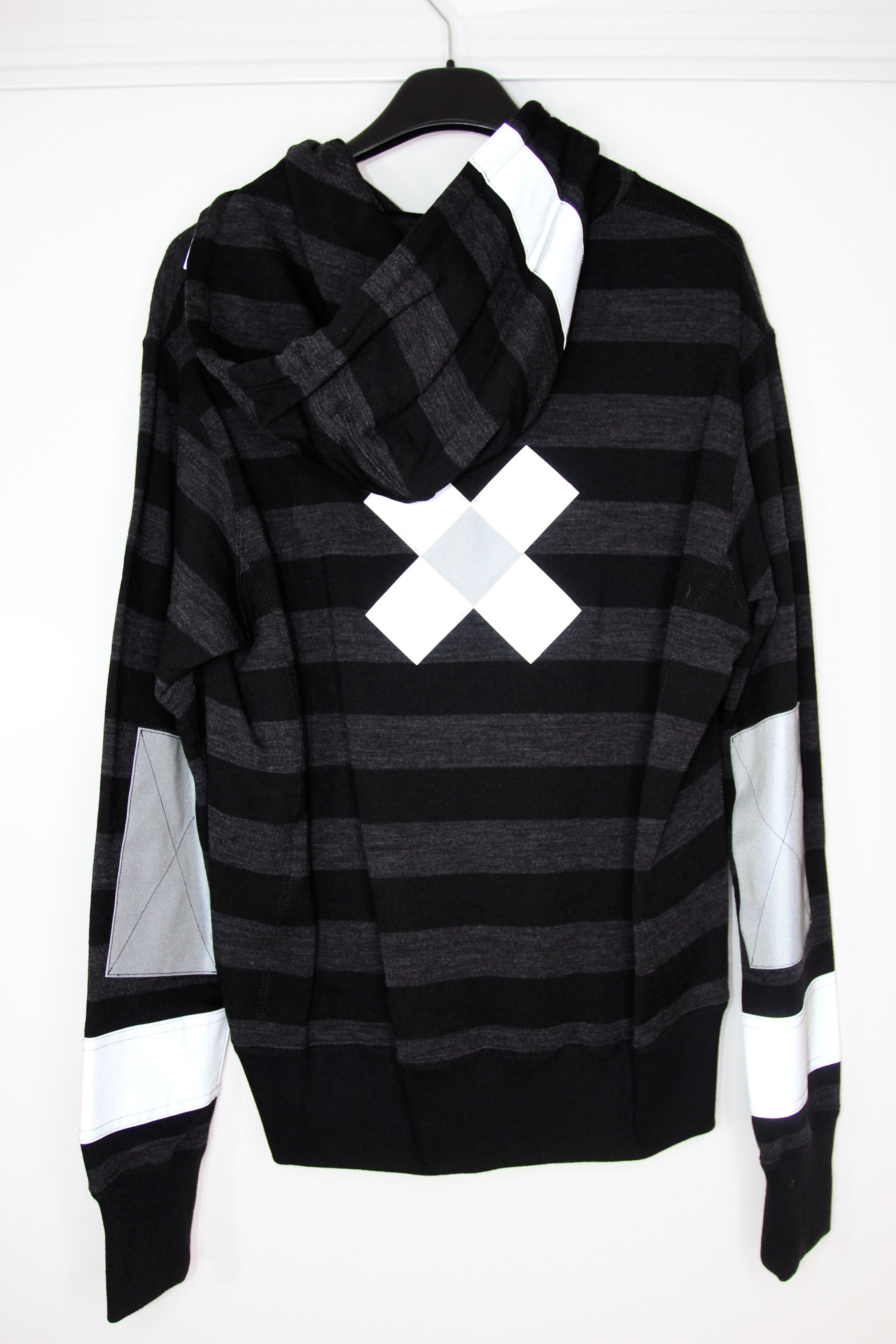 Junya Watanabe BNWT AW18 JUNYA WATANABE REFLECTIVE TAPE STRIP SWEATSHIRT S Size US S / EU 44-46 / 1 - 3 Thumbnail