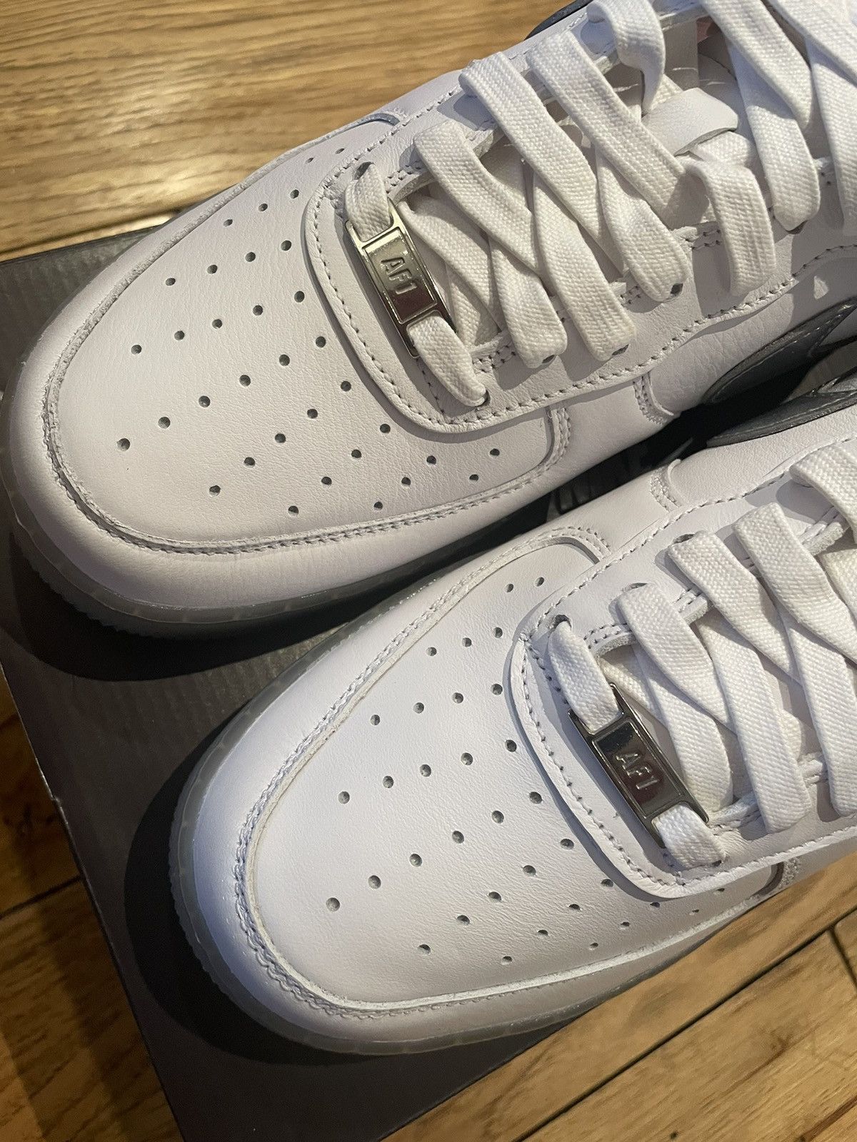 Nike Nike Air Force 1 ‘07 PRM White Metallic Silver Size US 11 / EU 44 - 6 Thumbnail