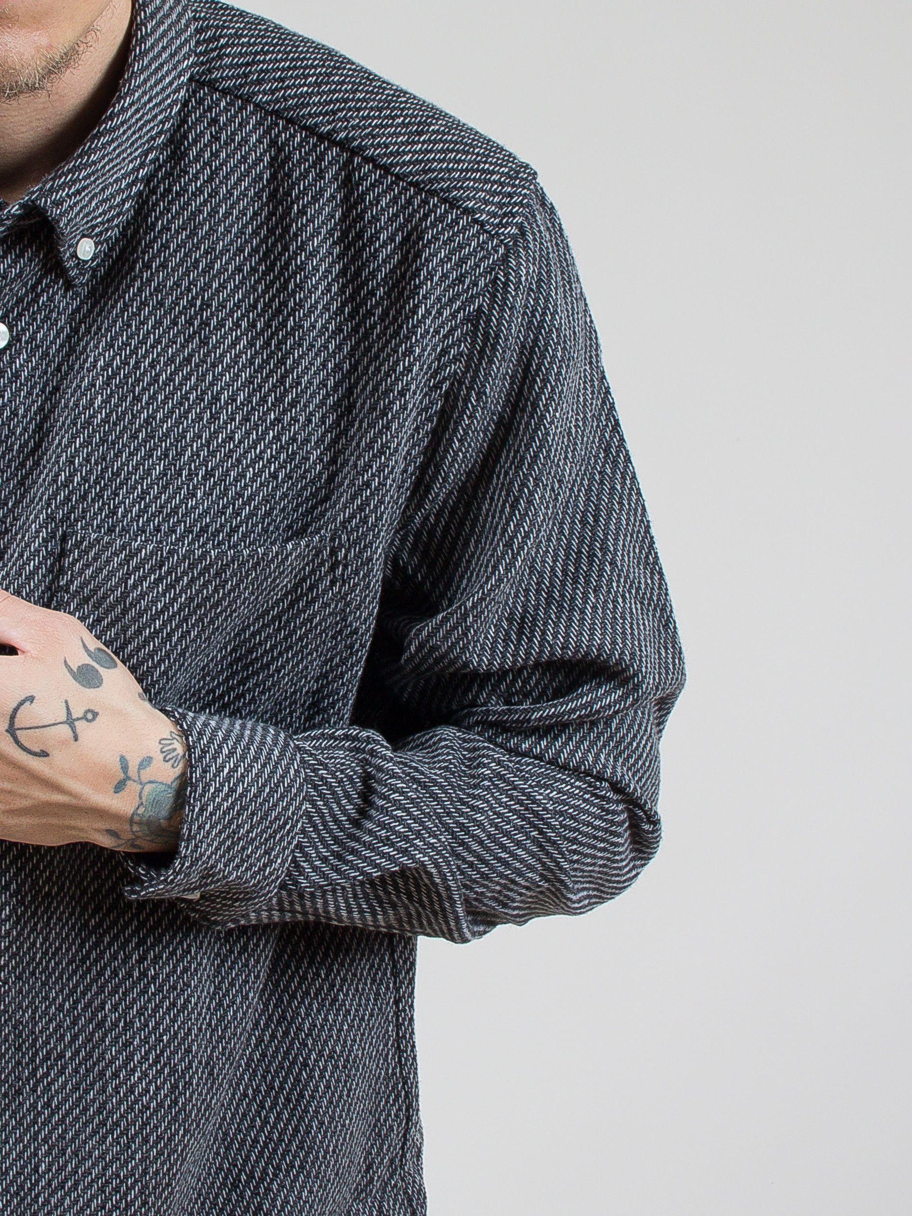 Whyred BNWT AW16 WHYRED MILLS BUTTON DOWN SHIRT 48 Size US M / EU 48-50 / 2 - 19 Thumbnail