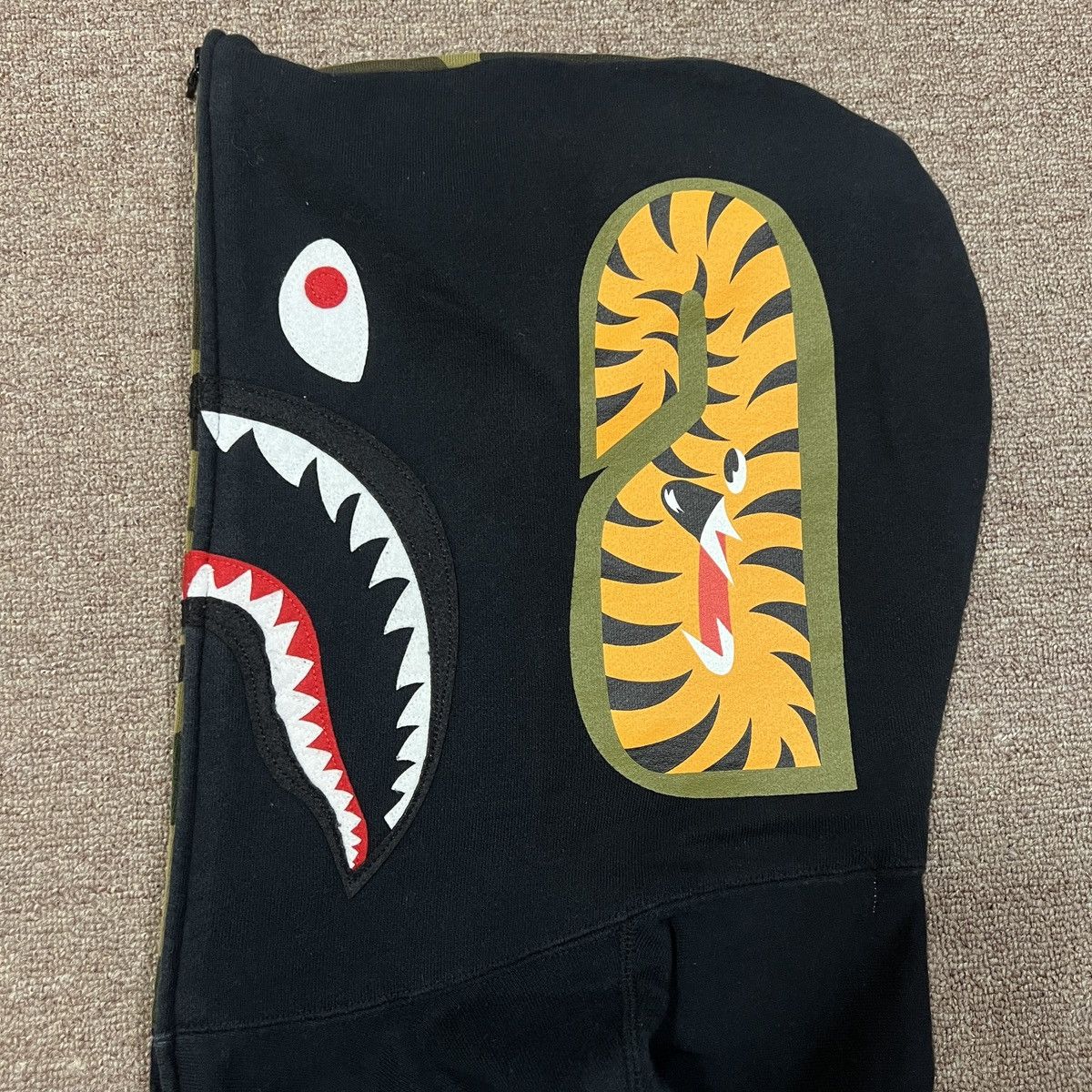 Bape 1st Camo Shark Full Zip Hoodie Size US L / EU 52-54 / 3 - 7 Thumbnail