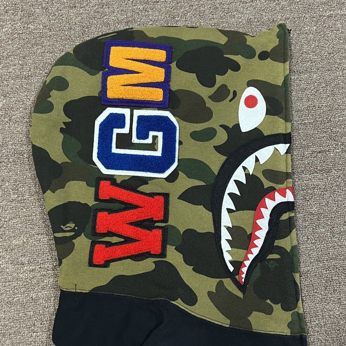 Bape 1st Camo Shark Full Zip Hoodie Size US L / EU 52-54 / 3 - 6 Thumbnail