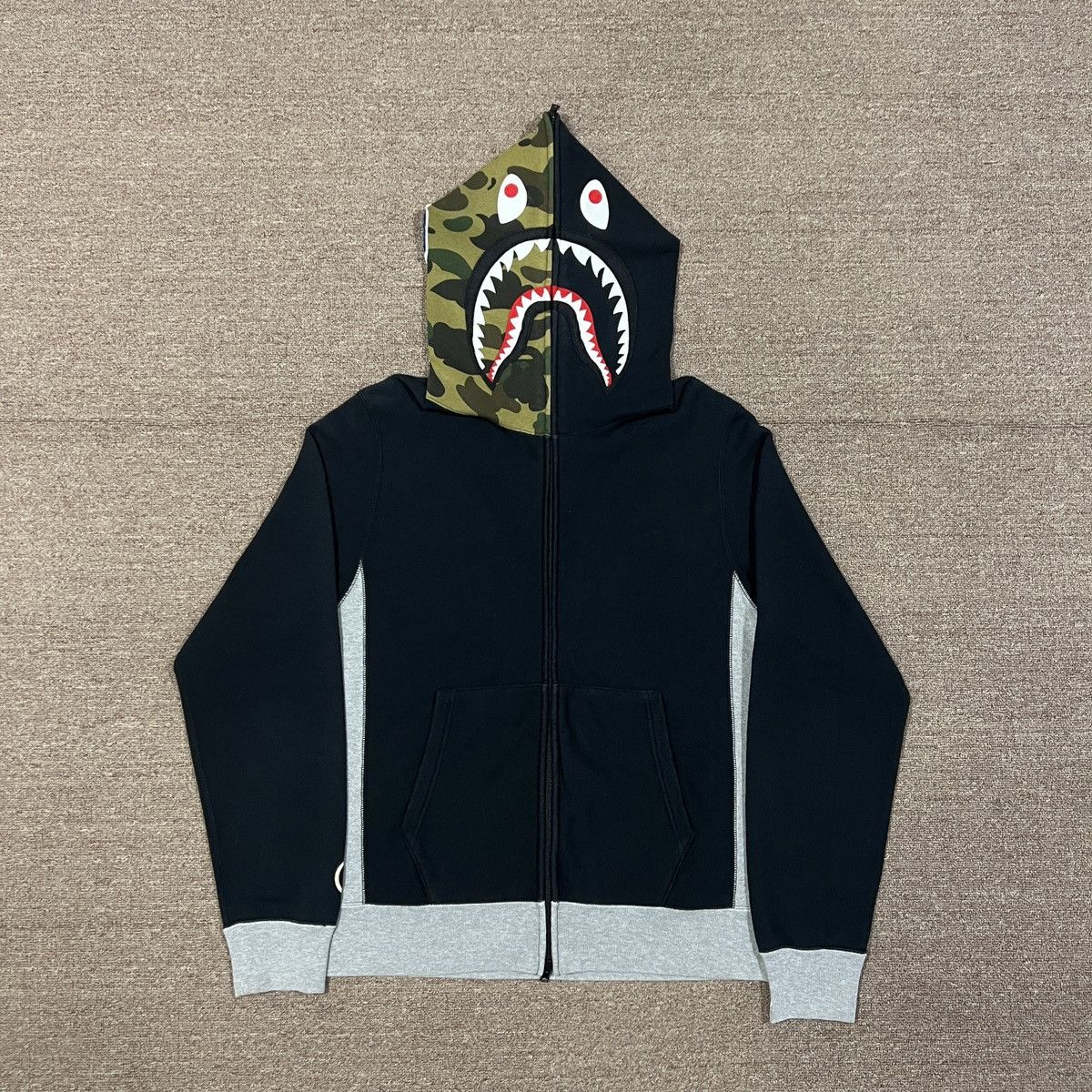 Bape 1st Camo Shark Full Zip Hoodie Size US L / EU 52-54 / 3 - 2 Thumbnail