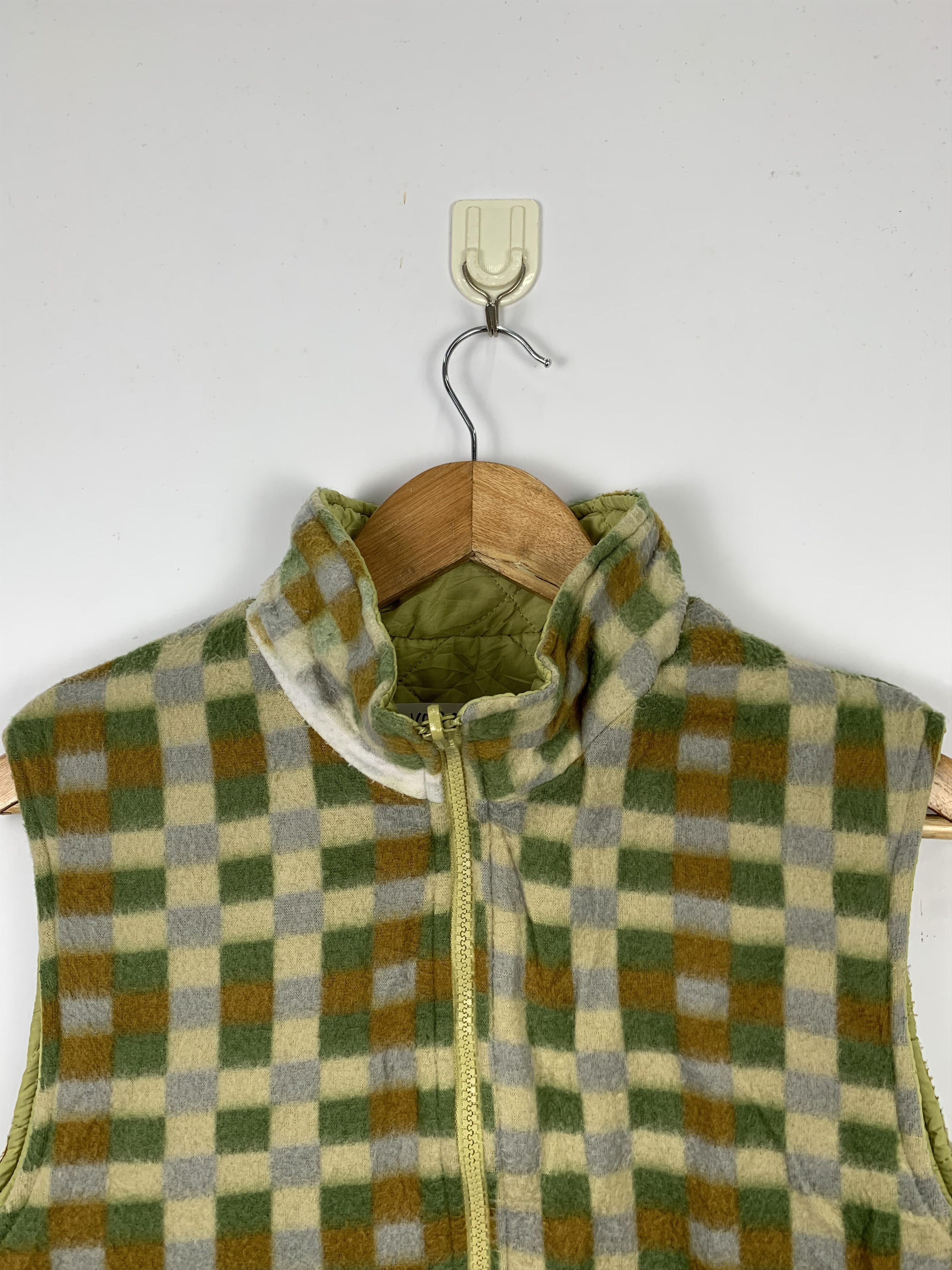 Japanese Brand × Vintage Vintage Japanese Brand Checkered Fleece Quilted Lining Vests Size US S / EU 44-46 / 1 - 2 Thumbnail