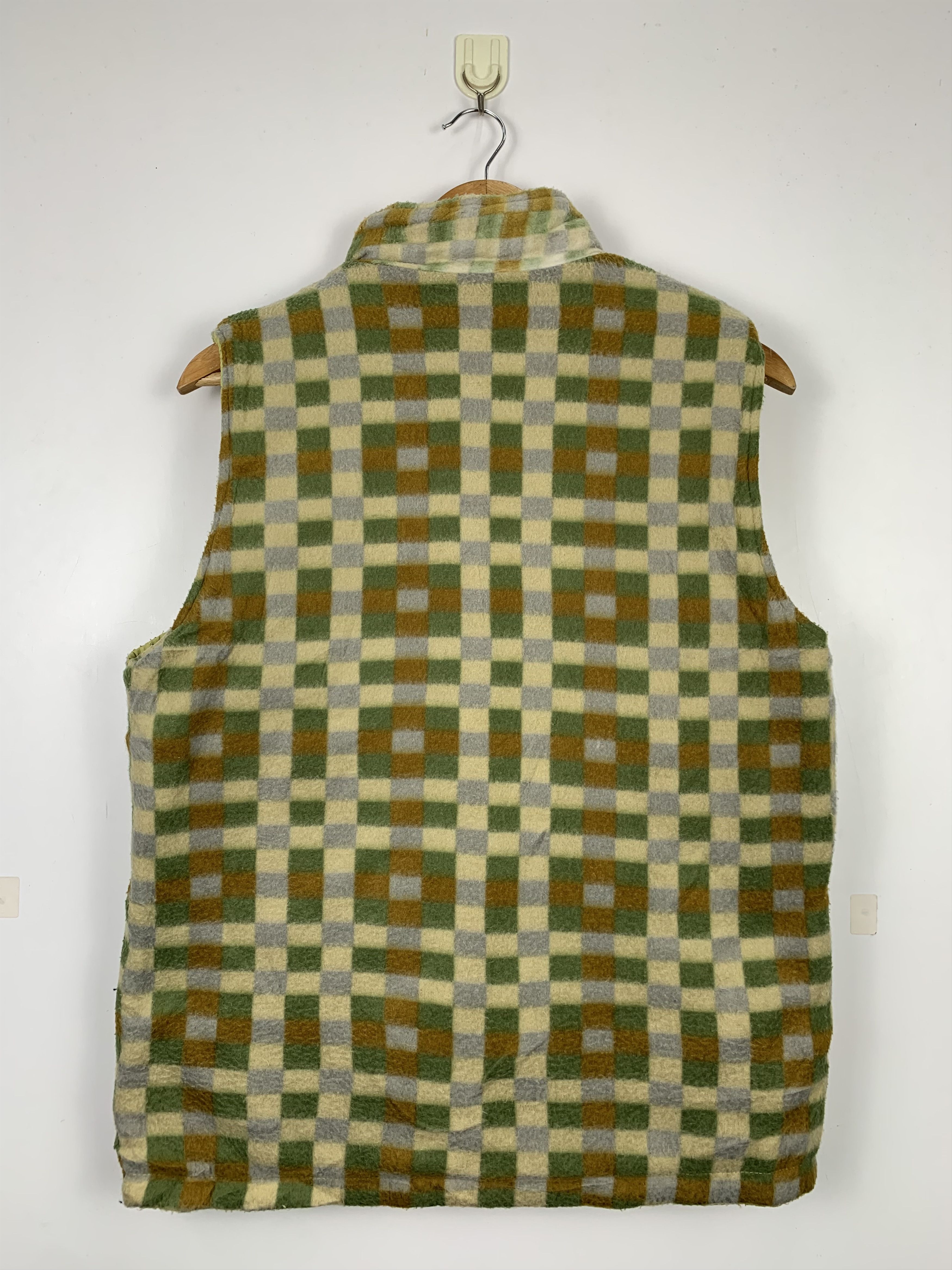 Japanese Brand × Vintage Vintage Japanese Brand Checkered Fleece Quilted Lining Vests Size US S / EU 44-46 / 1 - 7 Thumbnail
