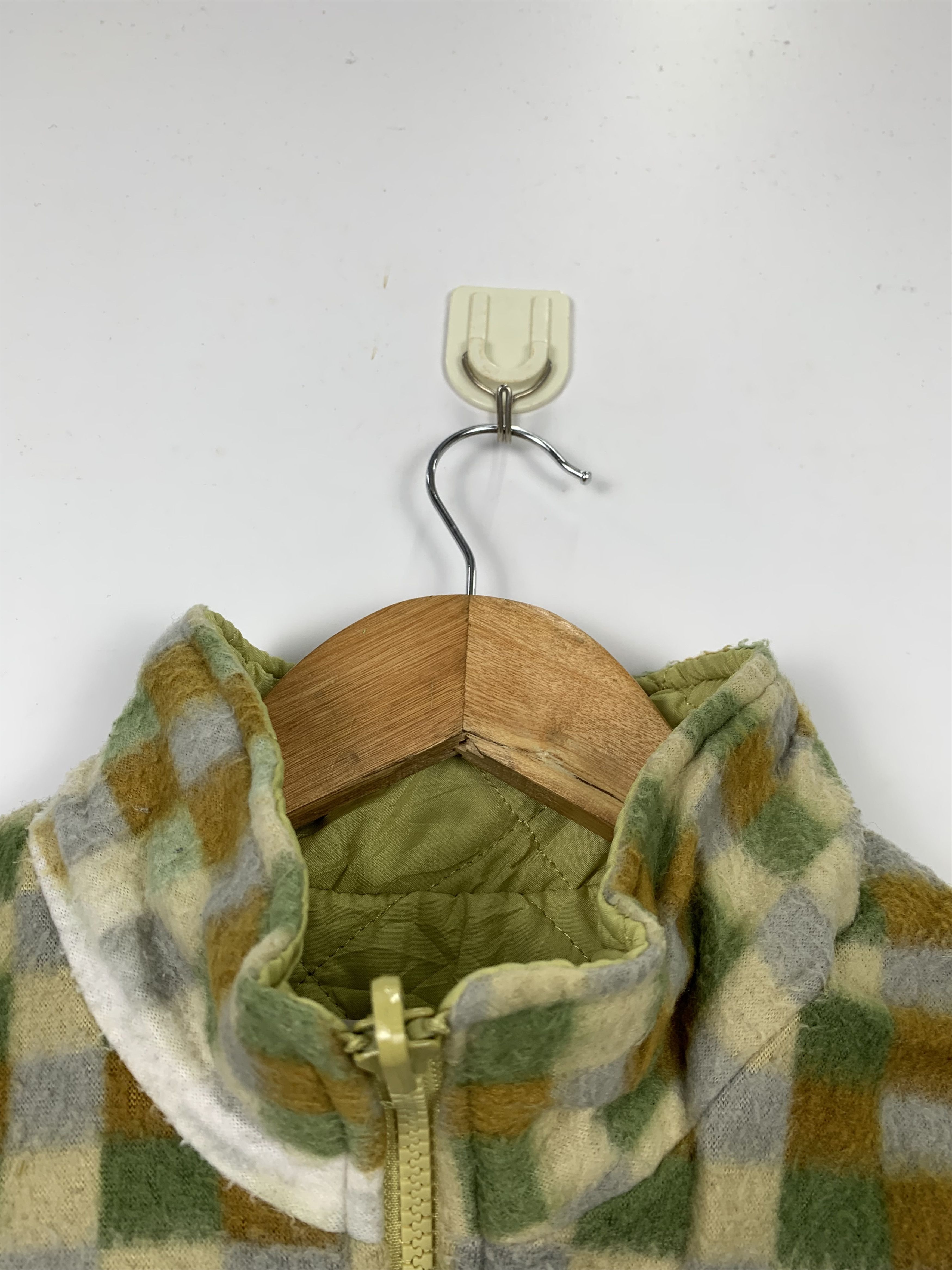 Japanese Brand × Vintage Vintage Japanese Brand Checkered Fleece Quilted Lining Vests Size US S / EU 44-46 / 1 - 5 Thumbnail