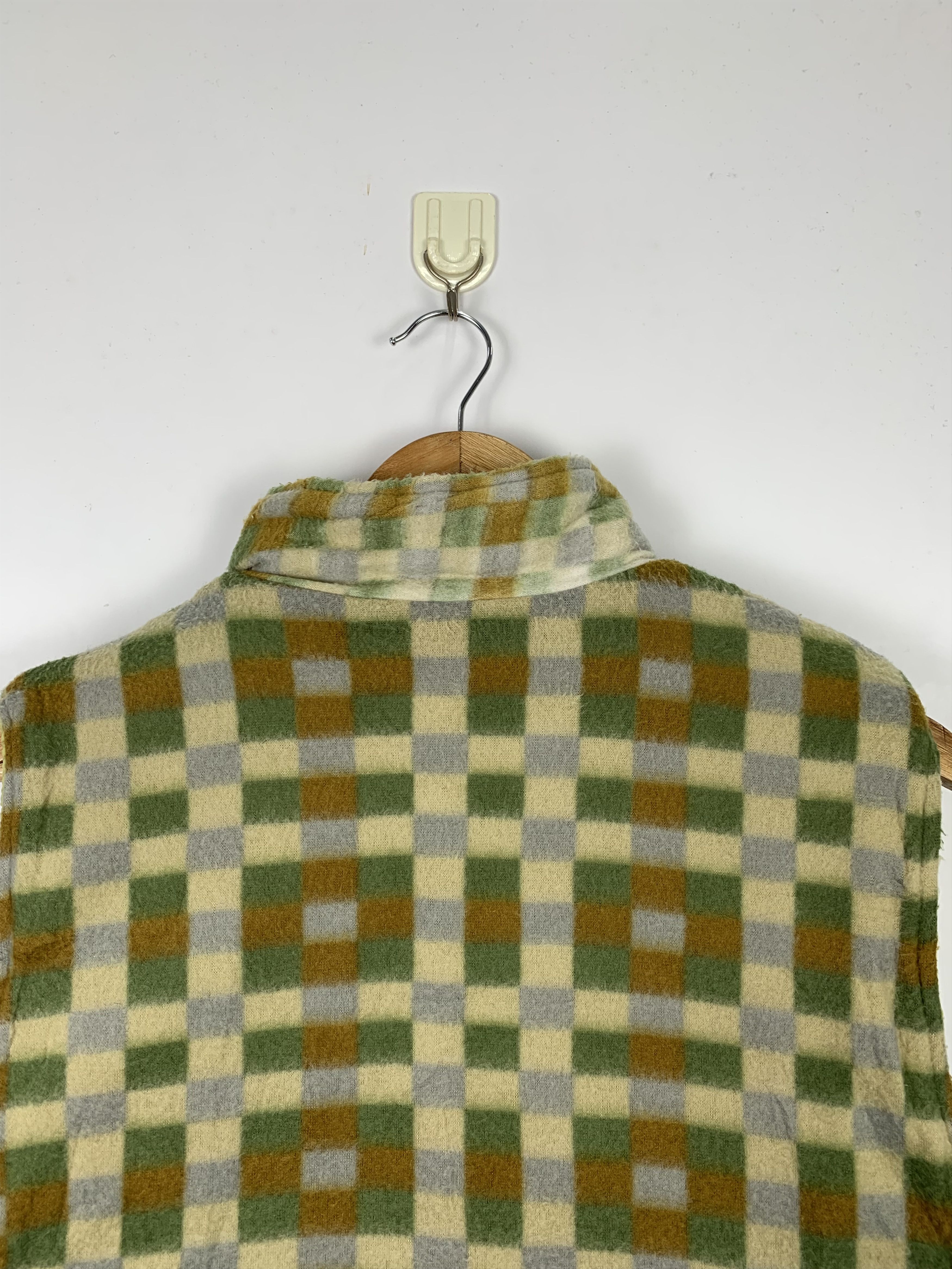 Japanese Brand × Vintage Vintage Japanese Brand Checkered Fleece Quilted Lining Vests Size US S / EU 44-46 / 1 - 8 Thumbnail
