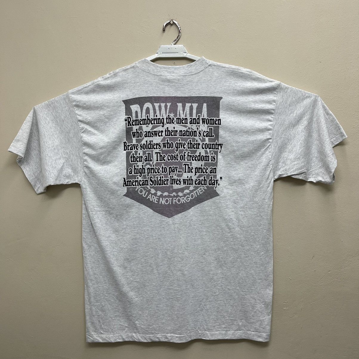 Vintage Vintage 90s T-Shirt Pow Mia You Are Not Forgotten Size US XXL / EU 58 / 5 - 1 Thumbnail