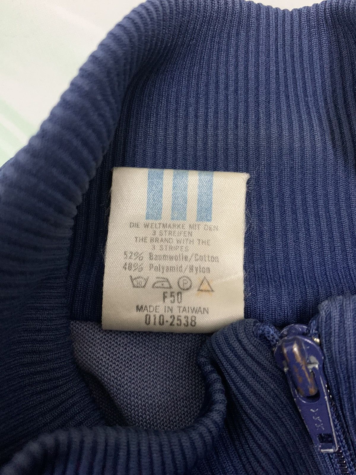 Adidas Vintage Adidas Jacket retro sun faded Size US L / EU 52-54 / 3 - 8 Thumbnail