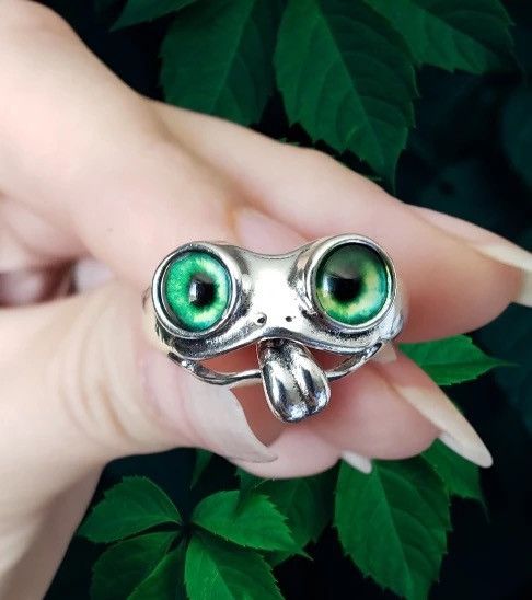 Jewelry Cute Tongue Twisting Frog Ring Size ONE SIZE - 1 Thumbnail
