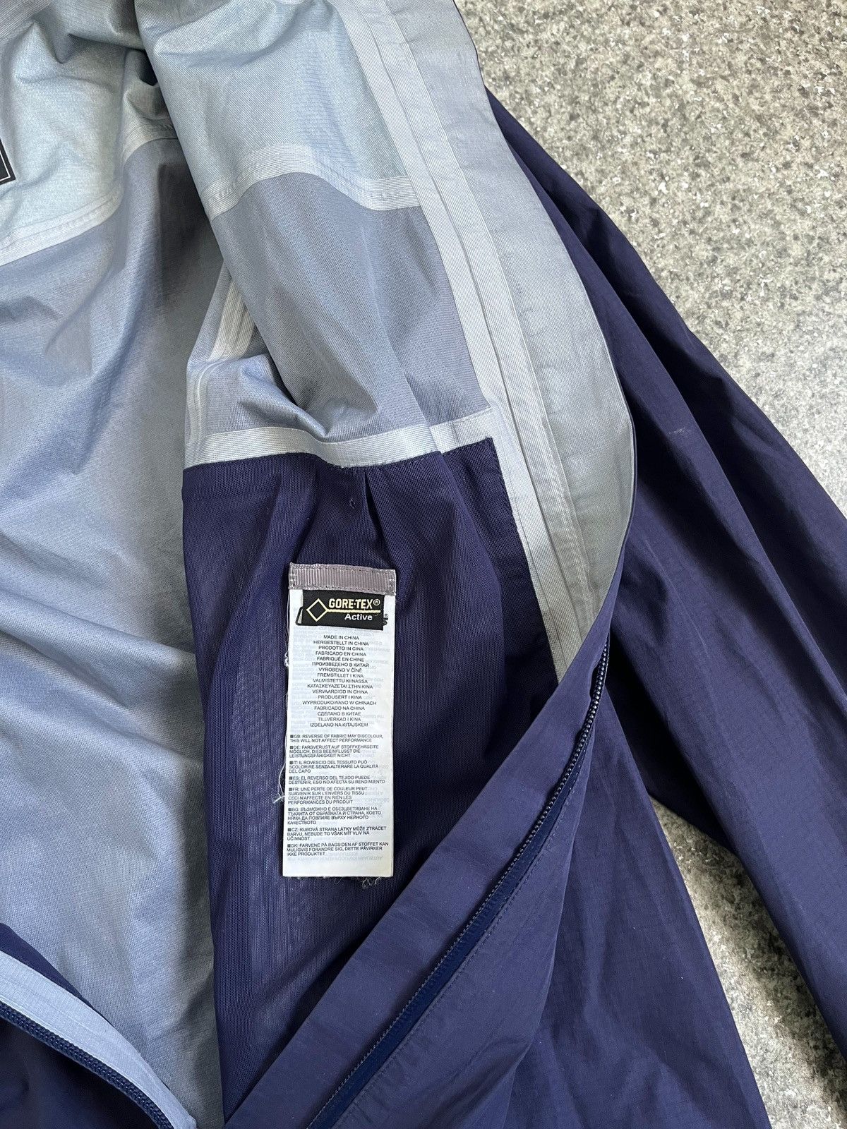 Berghaus GORE-TEX GORPCORE WINDBREAKER RAINCOAT BERGHAUS WOMENS L Size L / US 10 / IT 46 - 7 Thumbnail