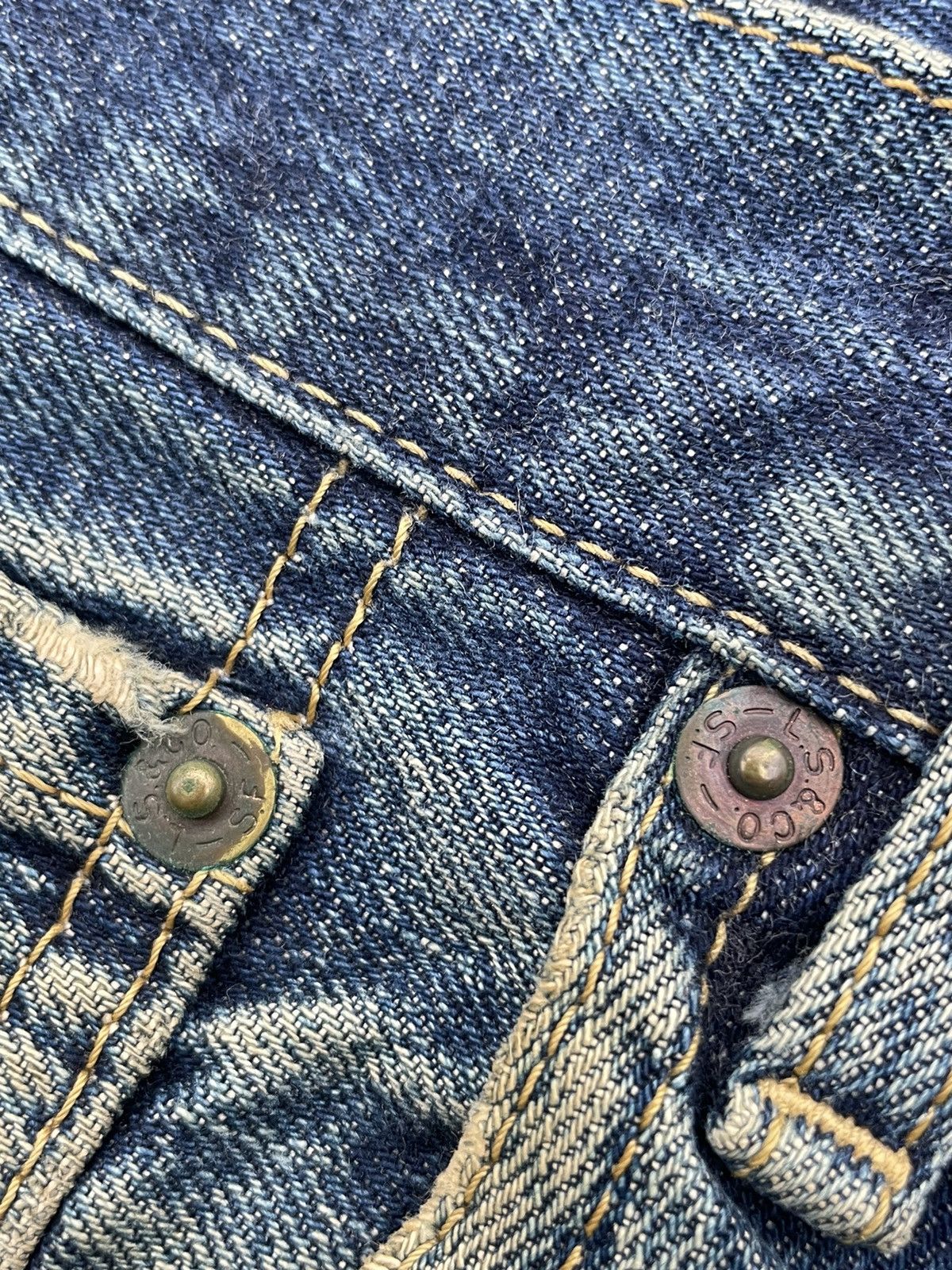 Levi's Vintage Levi’s 98 702XX E 1937 Selvedge Aging Distressed Size US 32 / EU 48 - 24 Thumbnail