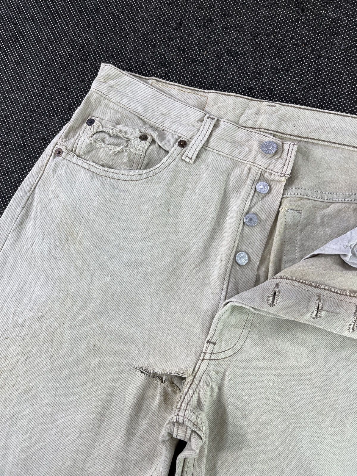 Levi's × Vintage 90s Vintage Levis 501 Distressed Jeans - J376 Size US 33 - 8 Thumbnail
