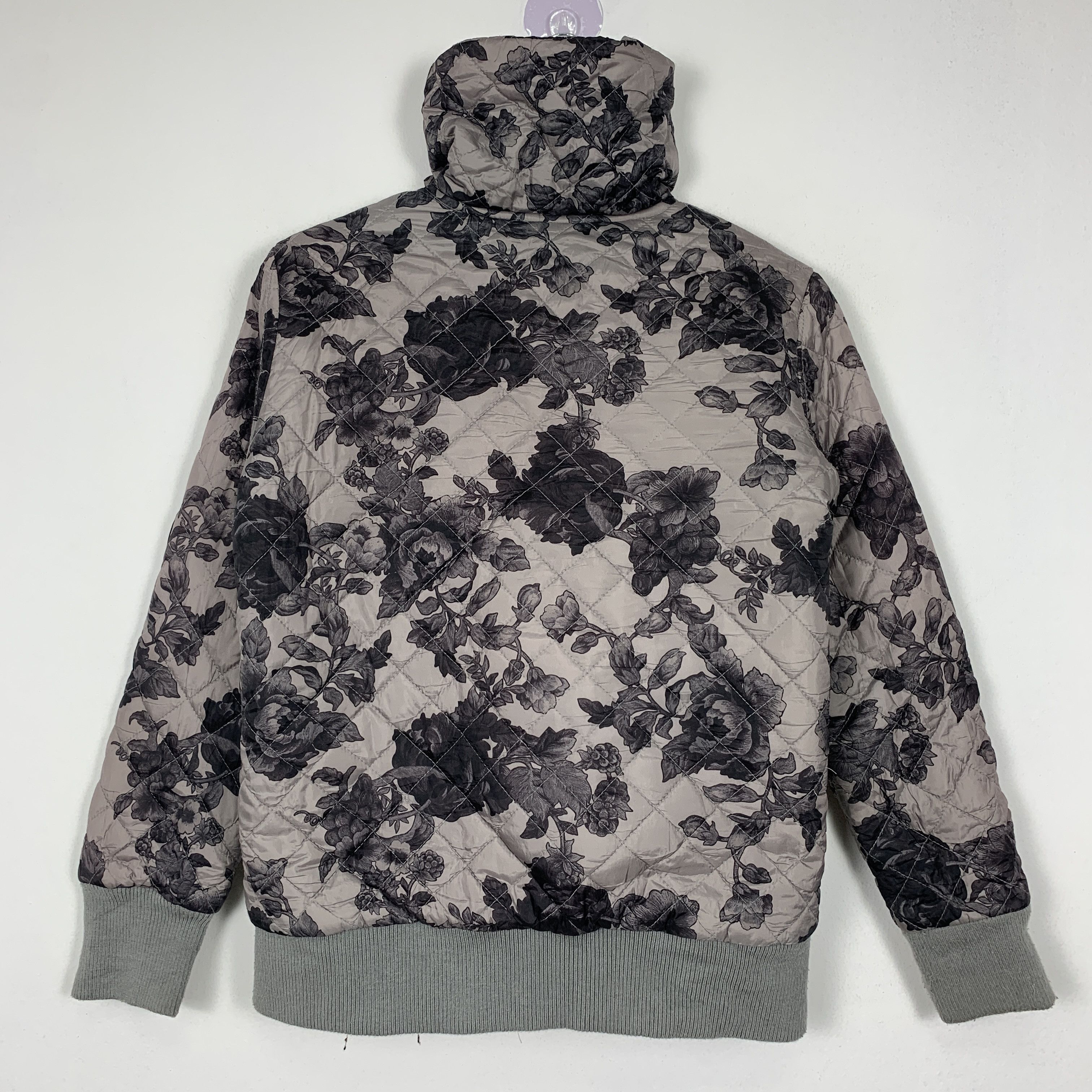 Japanese Brand Vintage AZUL Black Rose Floral Quilted Jacket J1355 Size M / US 6-8 / IT 42-44 - 6 Thumbnail