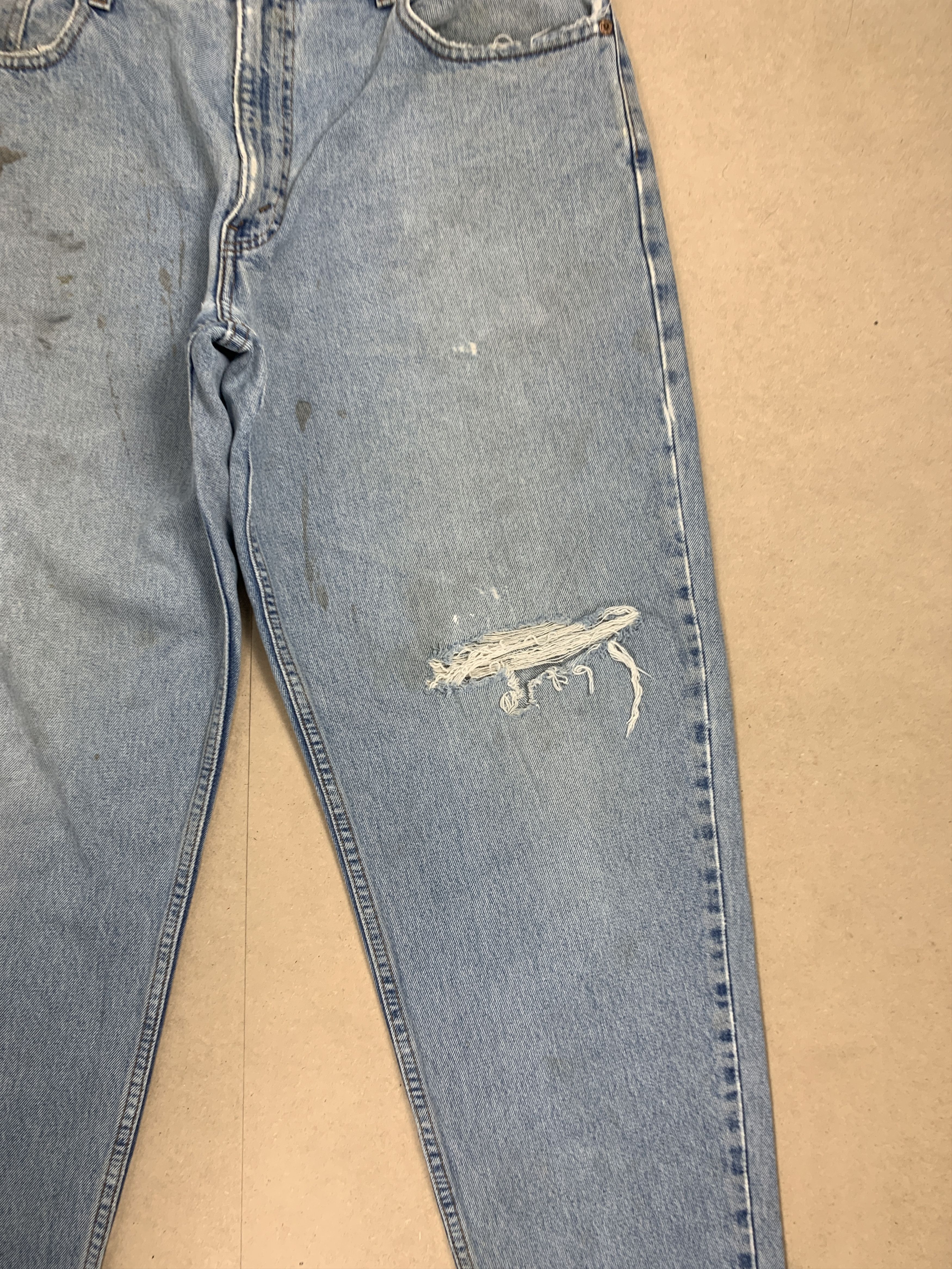 Levi's Vintage LEVI'S 560 Distressed Faded Loose Fit Tapered Leg Size US 34 / EU 50 - 4 Thumbnail