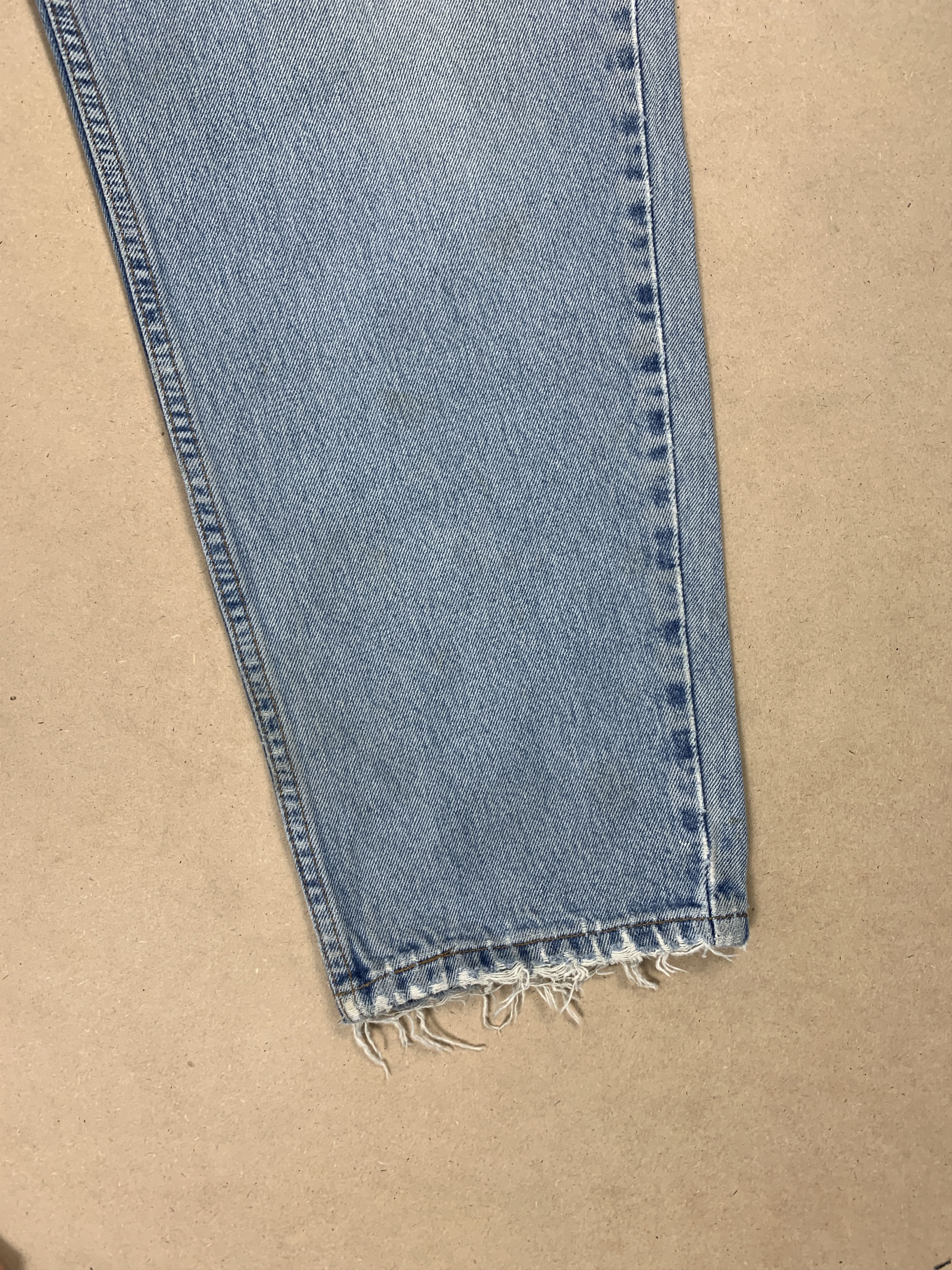 Levi's Vintage LEVI'S 560 Distressed Faded Loose Fit Tapered Leg Size US 34 / EU 50 - 5 Thumbnail