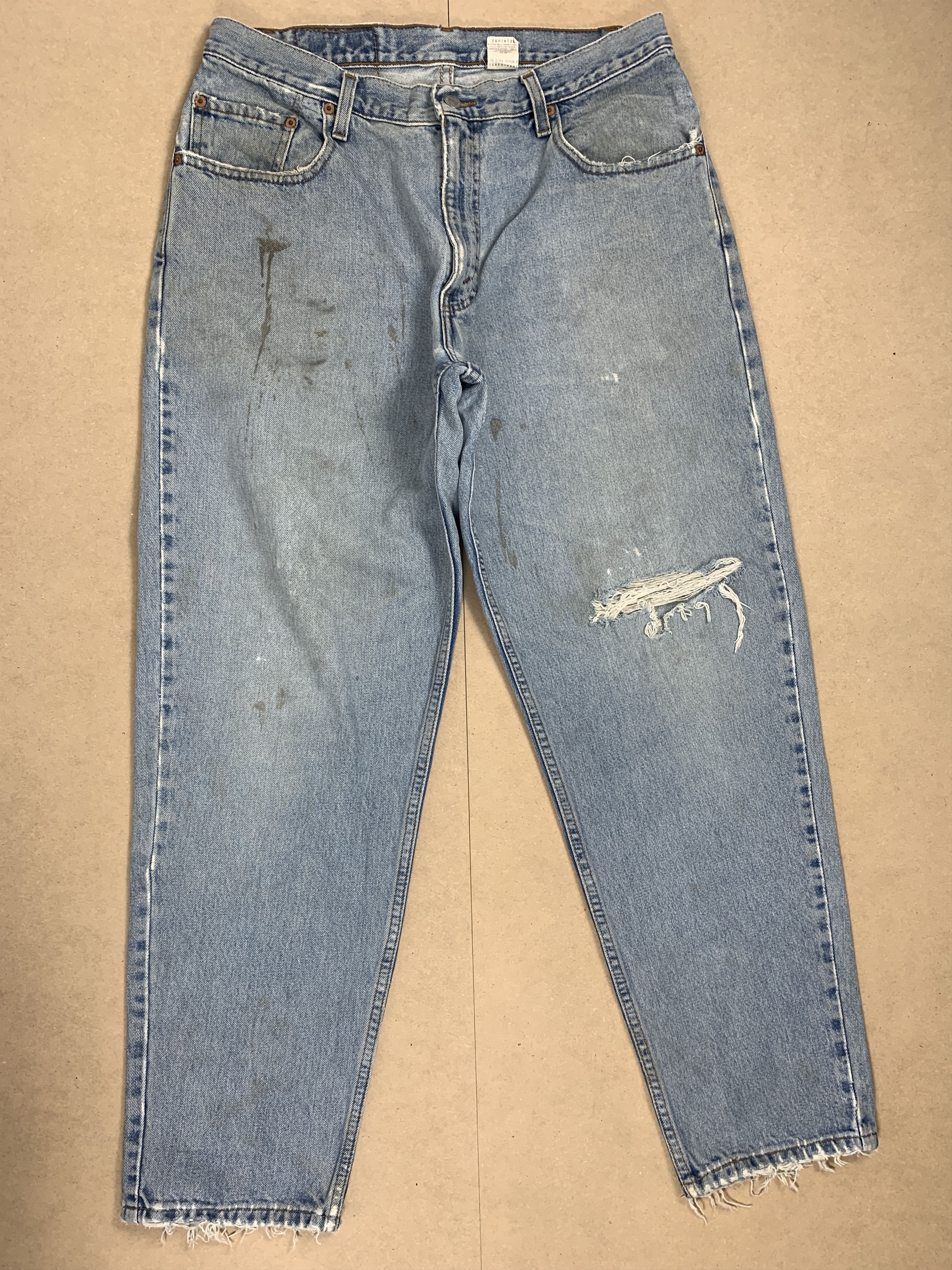 Levi's Vintage LEVI'S 560 Distressed Faded Loose Fit Tapered Leg Size US 34 / EU 50 - 1 Thumbnail