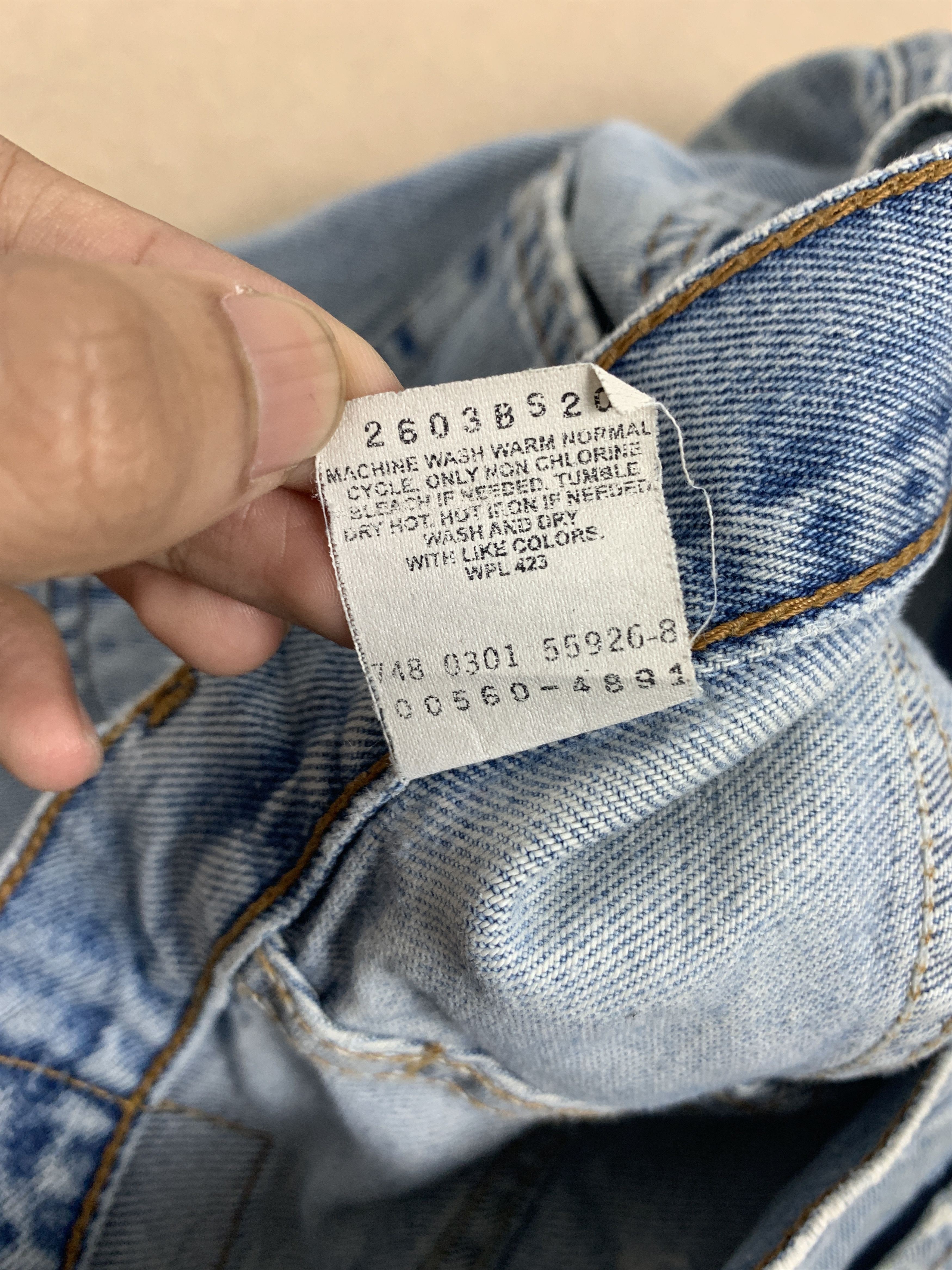 Levi's Vintage LEVI'S 560 Distressed Faded Loose Fit Tapered Leg Size US 34 / EU 50 - 13 Thumbnail
