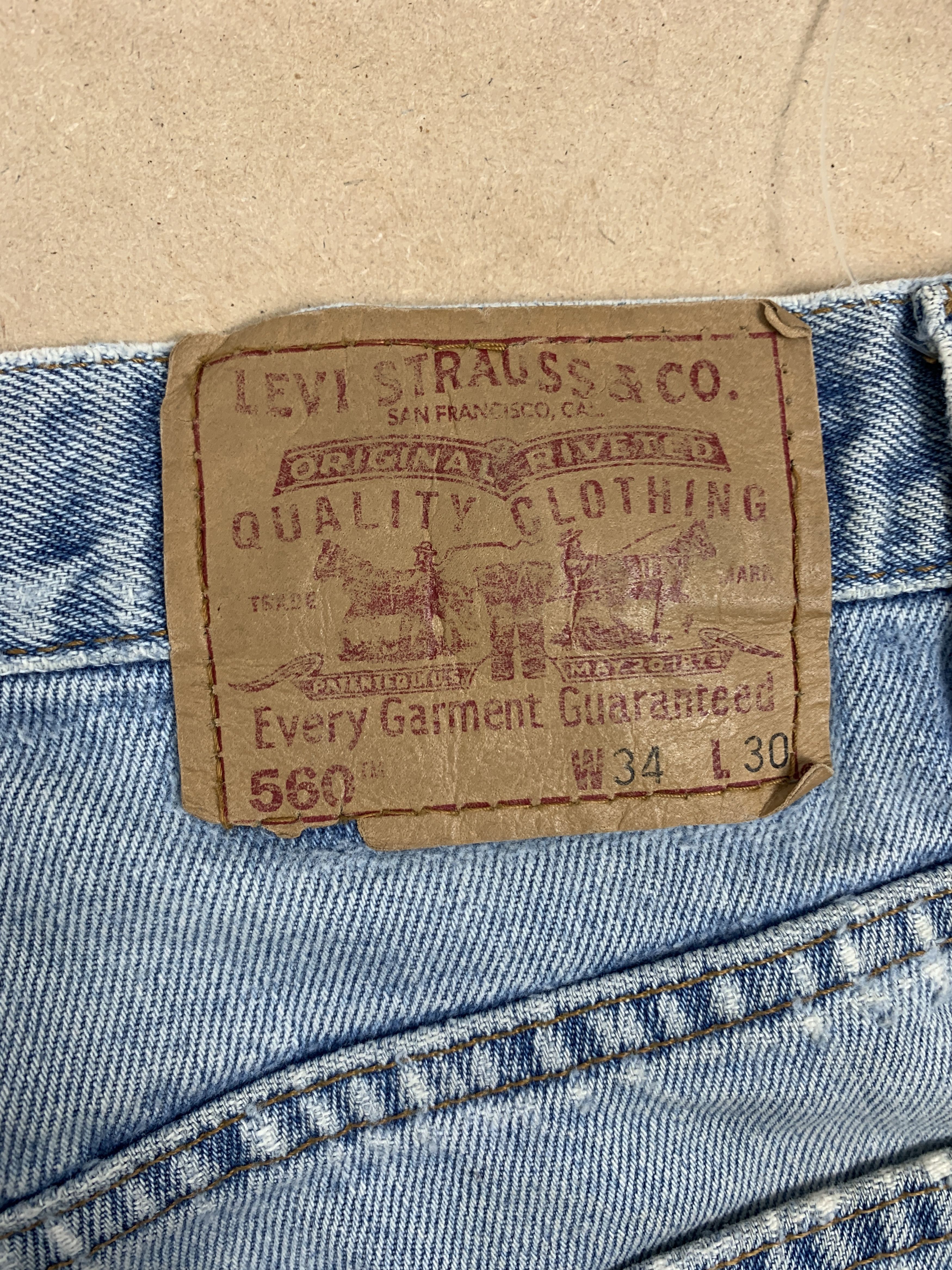 Levi's Vintage LEVI'S 560 Distressed Faded Loose Fit Tapered Leg Size US 34 / EU 50 - 10 Thumbnail