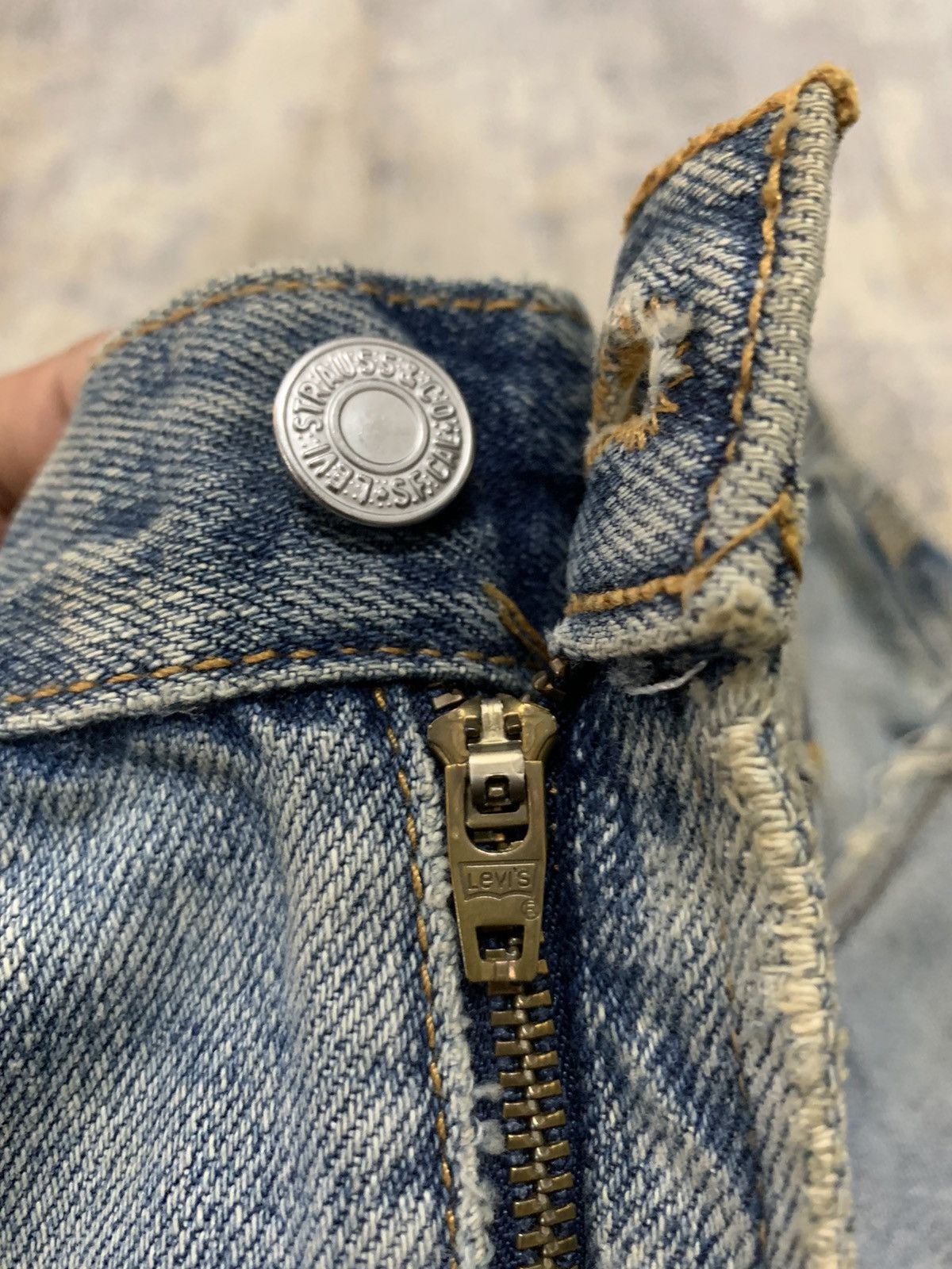 Levi's Vintage Levis 550 Jeans Relaxed Fit Distressed Jeans 30x29.5 Size US 30 / EU 46 - 11 Thumbnail