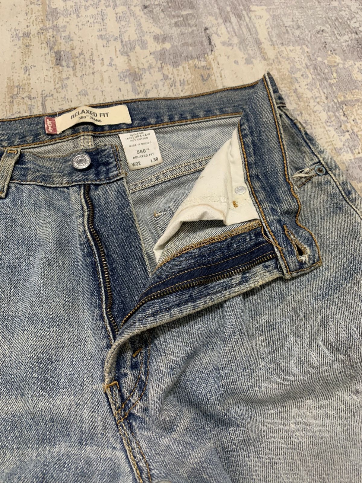 Levi's Vintage Levis 550 Jeans Relaxed Fit Distressed Jeans 30x29.5 Size US 30 / EU 46 - 6 Thumbnail