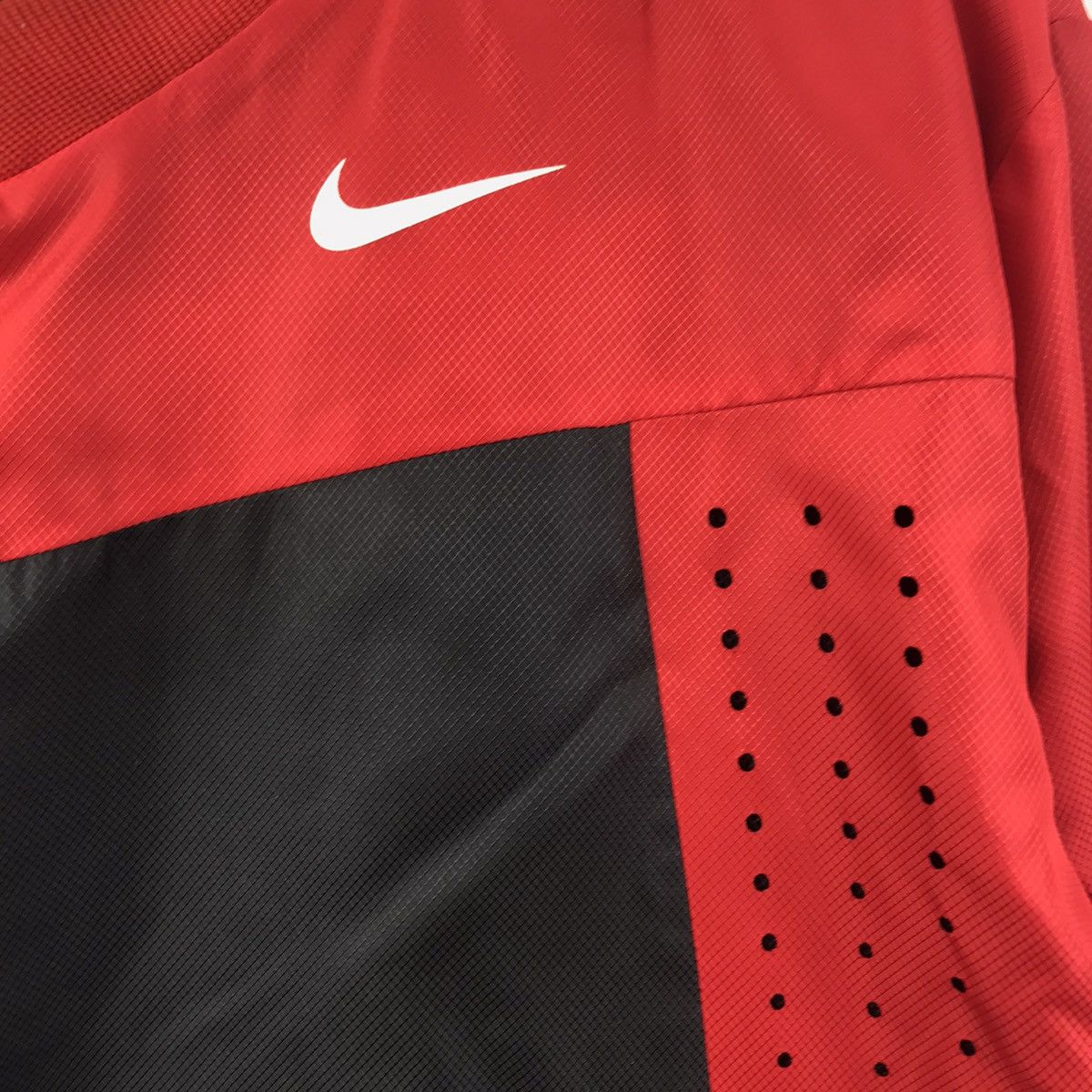 Nike Vintage NIKE SWOOSH Sport Red Windbreaker Jacket Size US M / EU 48-50 / 2 - 3 Thumbnail