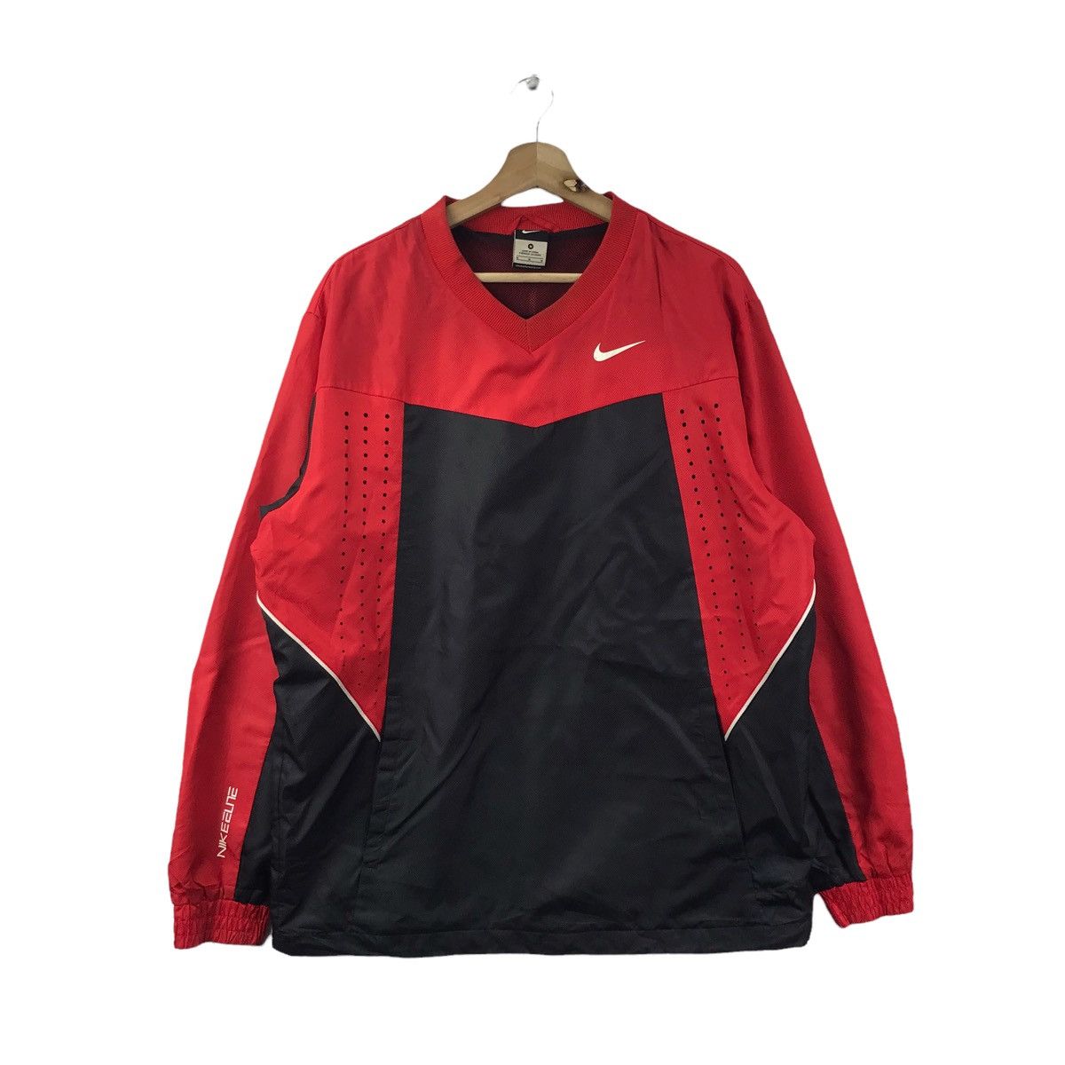 Nike Vintage NIKE SWOOSH Sport Red Windbreaker Jacket Size US M / EU 48-50 / 2 - 1 Thumbnail