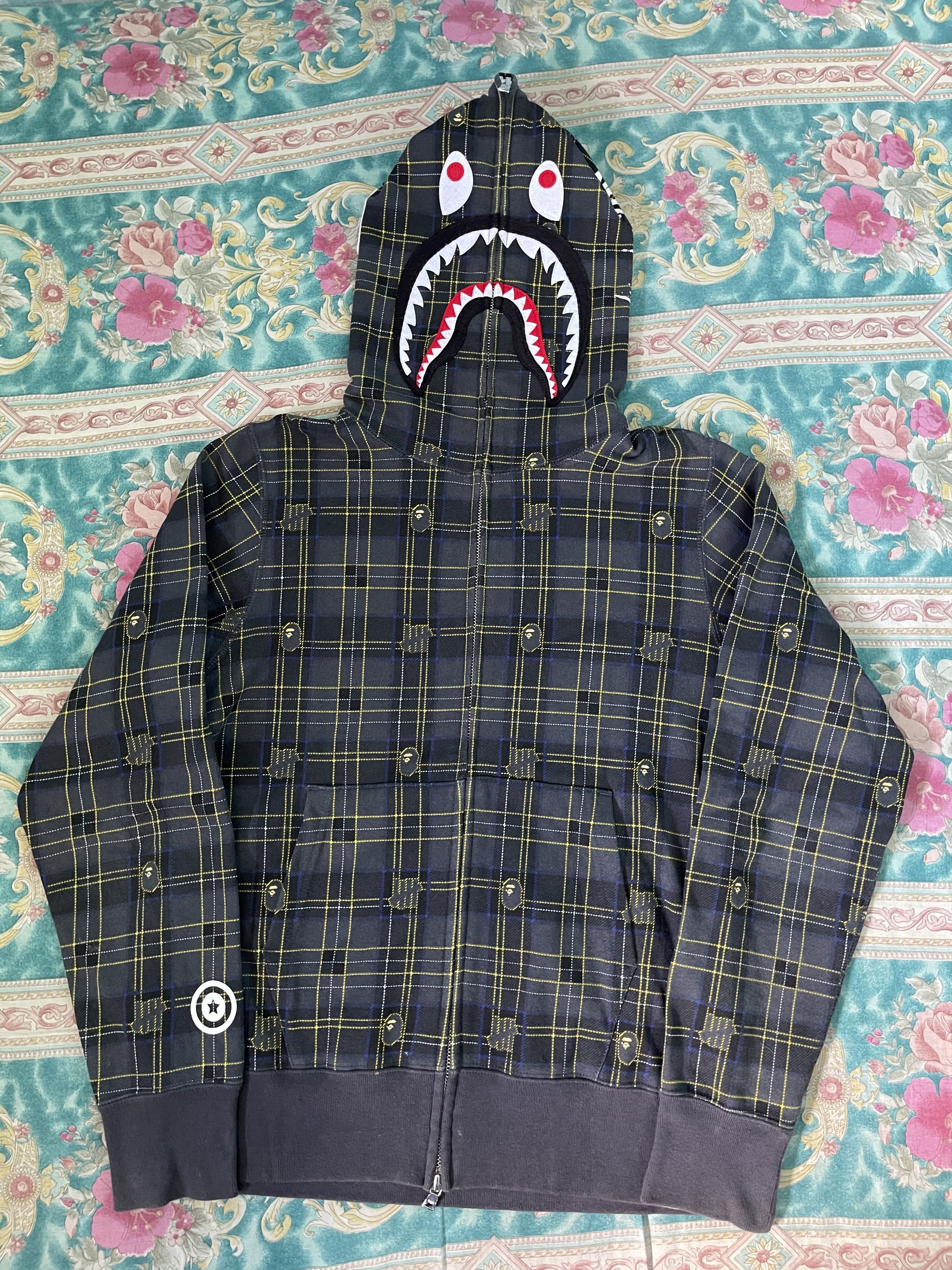 image of Hoodie Bape X Undefeated Shark Hoodie in Grey, Men's (Size Small)