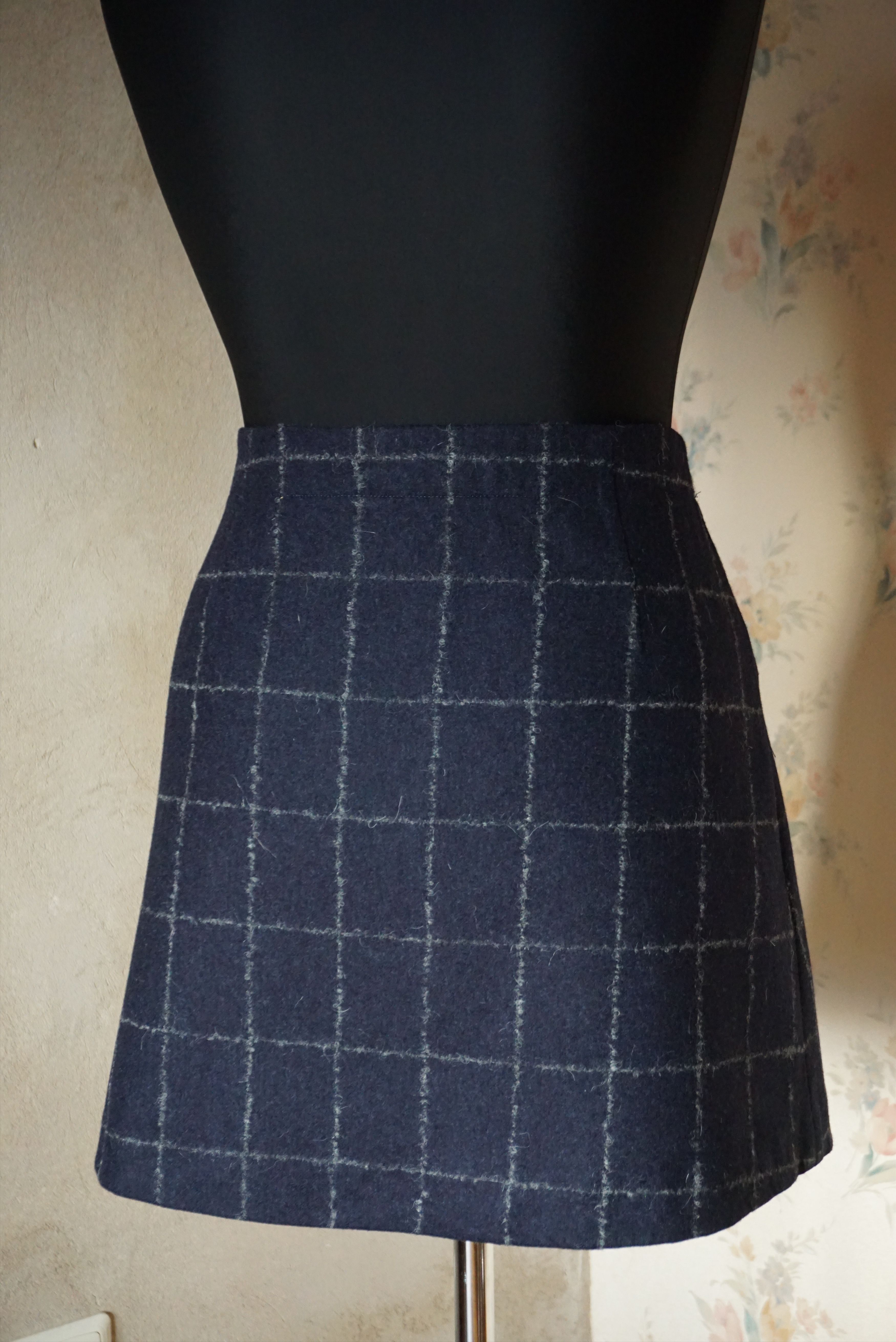 Designer Women RPR$250 SUISTUDIO L 12 40 100% wool mini ALFIE skirt Size 28" / US 6 / IT 42 - 7 Thumbnail