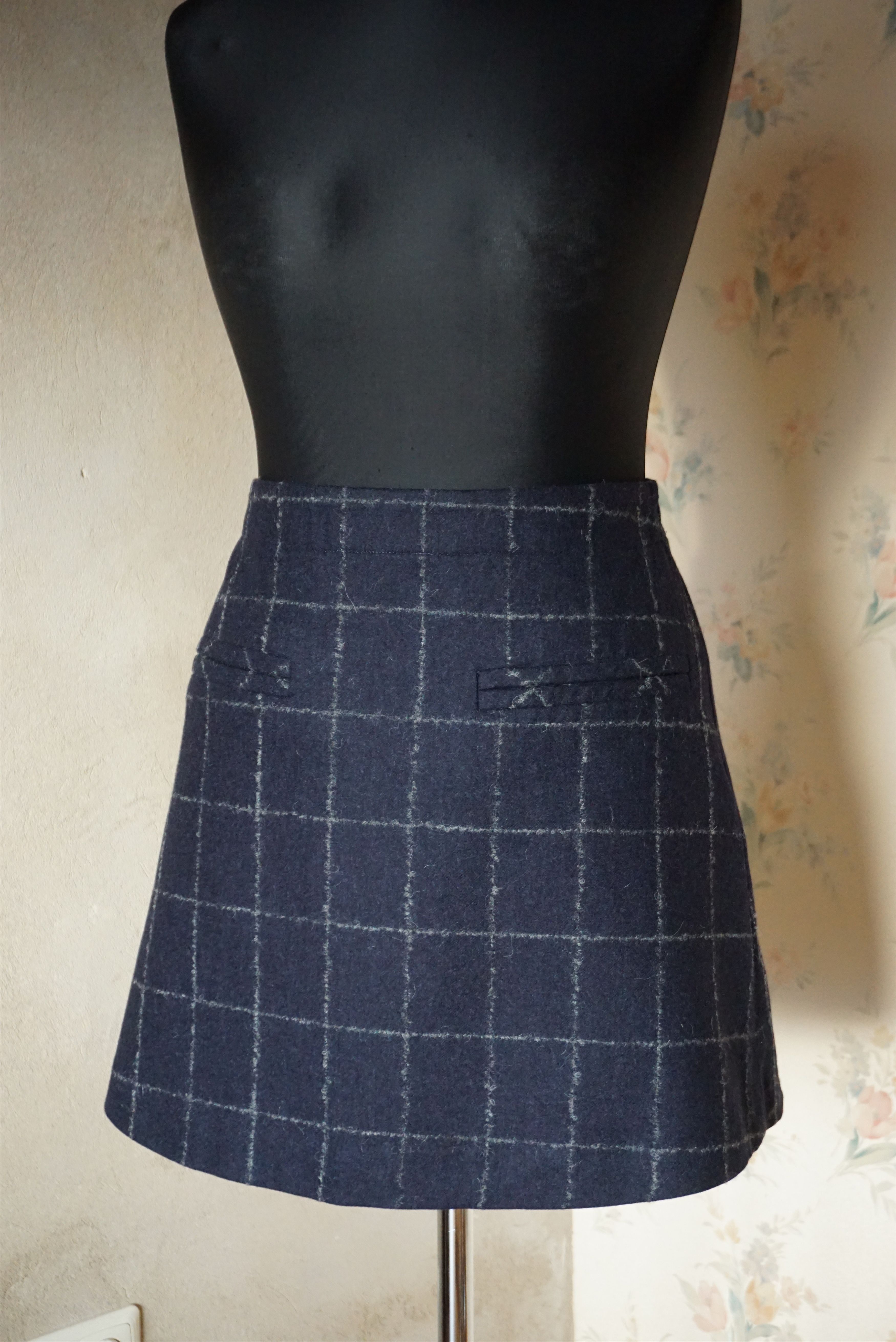 Designer Women RPR$250 SUISTUDIO L 12 40 100% wool mini ALFIE skirt Size 28" / US 6 / IT 42 - 4 Thumbnail