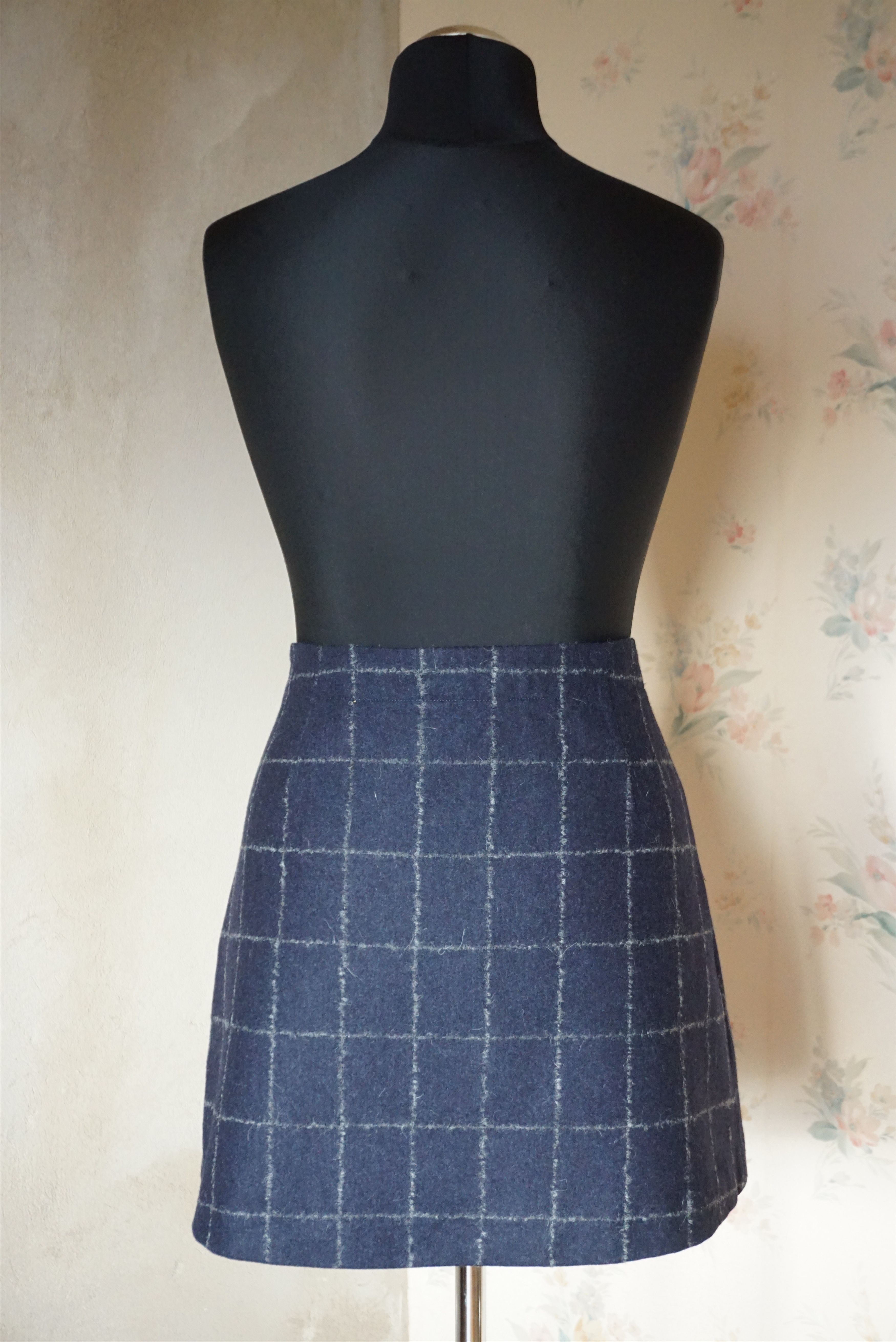 Designer Women RPR$250 SUISTUDIO L 12 40 100% wool mini ALFIE skirt Size 28" / US 6 / IT 42 - 5 Thumbnail