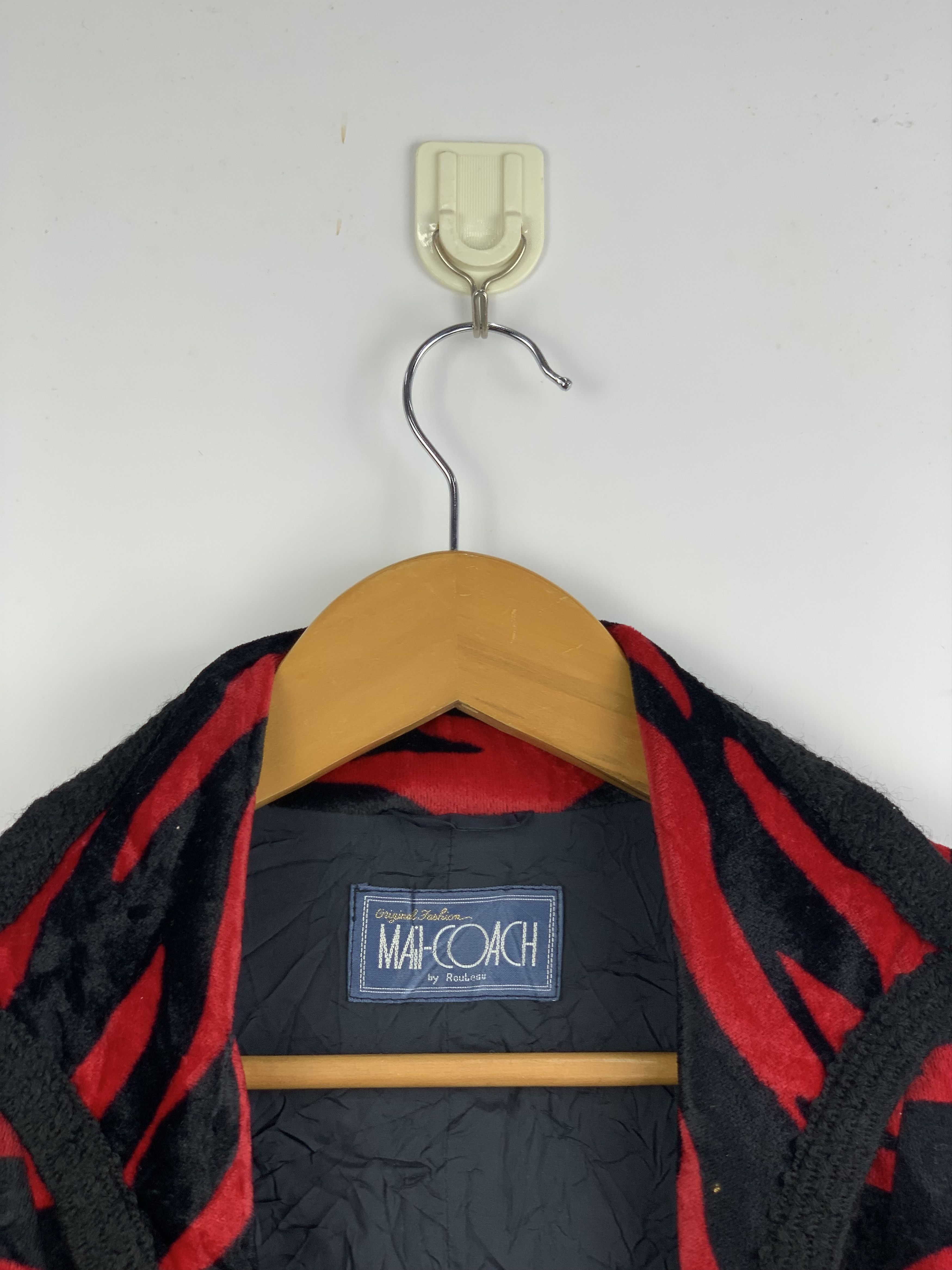Japanese Brand Vintage Mail-Coach Red Zebra Velvet Sleep Coats Size M / US 6-8 / IT 42-44 - 2 Thumbnail