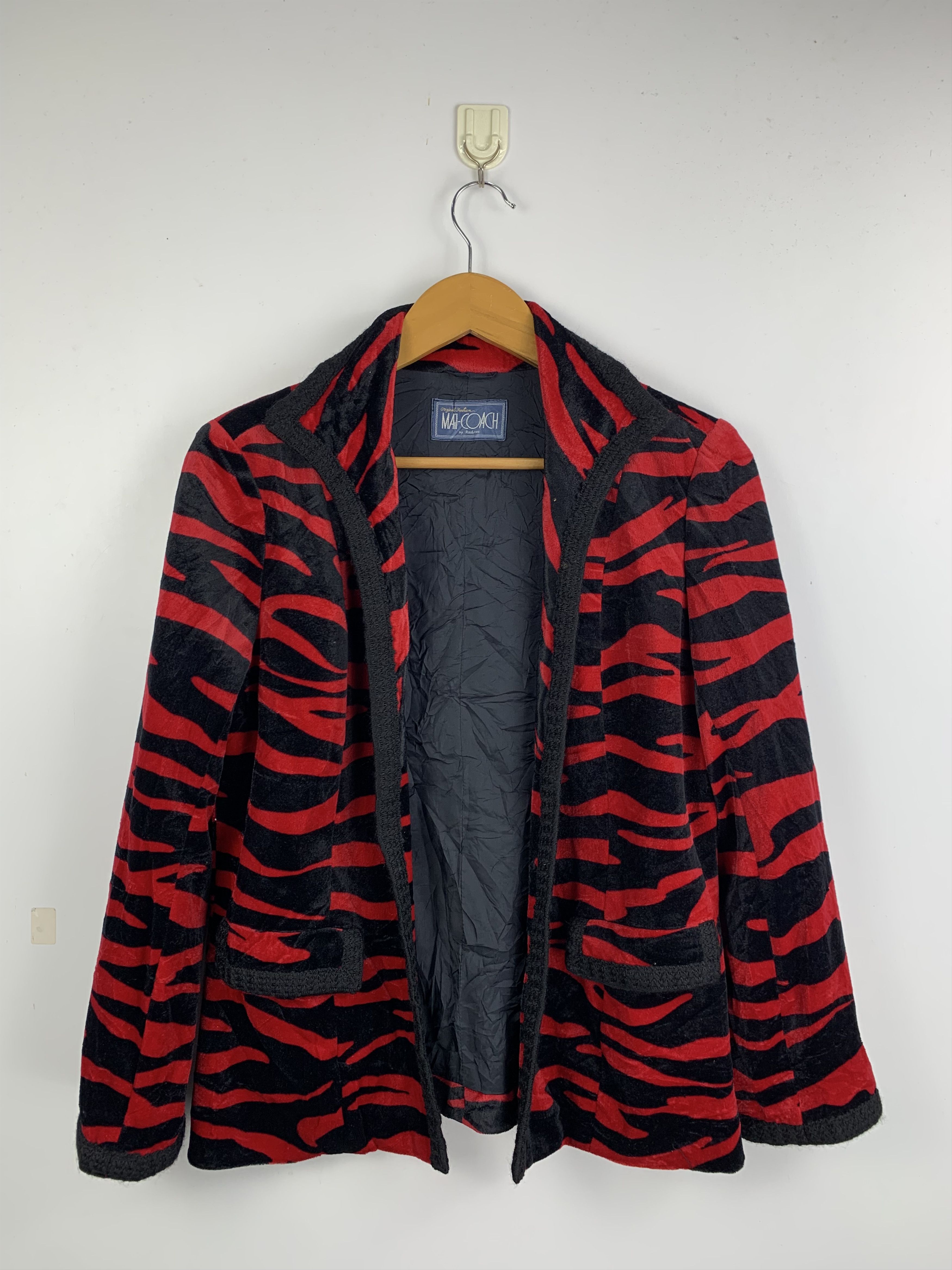 Japanese Brand Vintage Mail-Coach Red Zebra Velvet Sleep Coats Size M / US 6-8 / IT 42-44 - 1 Thumbnail