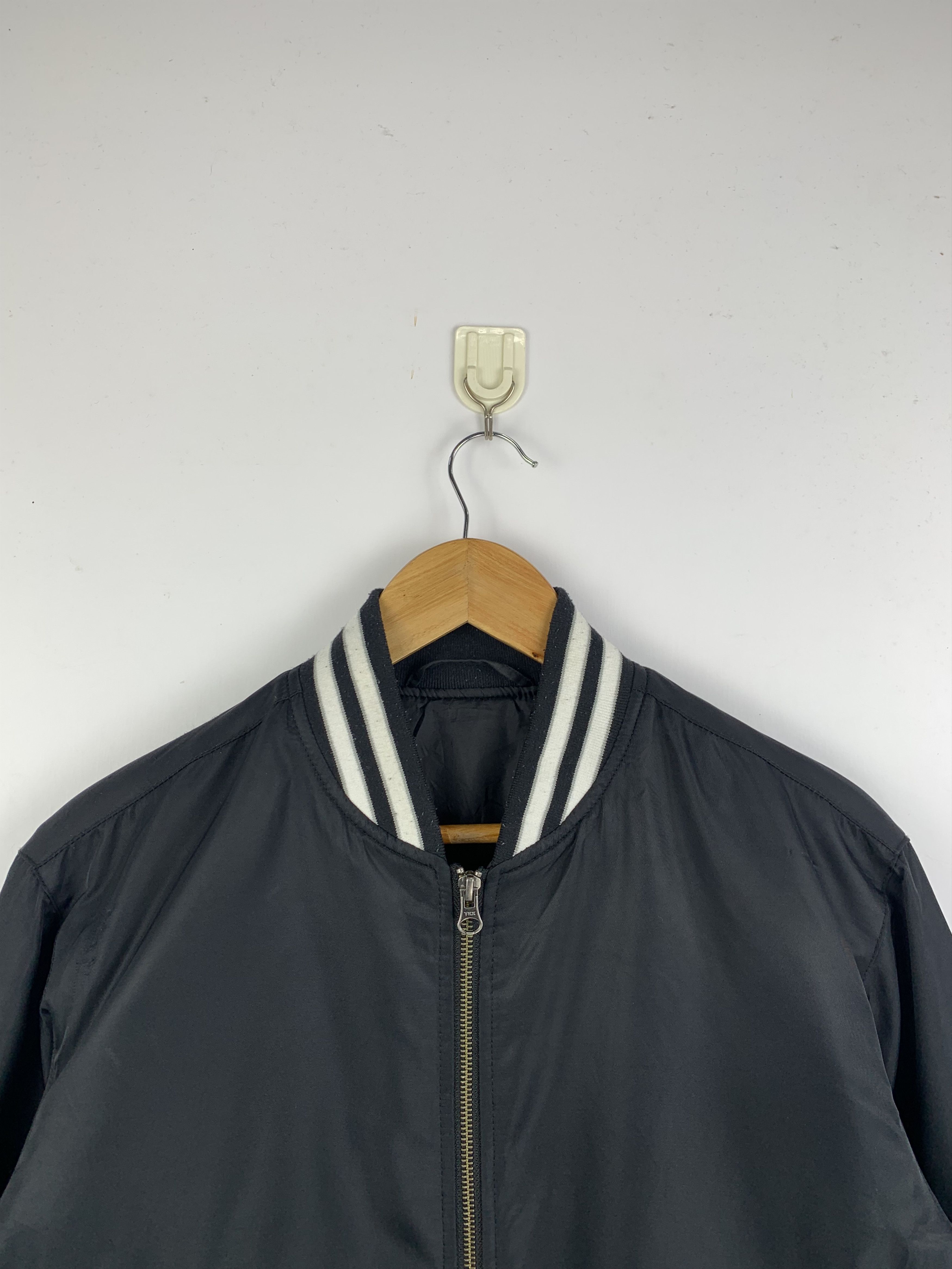 Japanese Brand Vintage GU Zip Up Bomber Jacket Size US M / EU 48-50 / 2 - 3 Thumbnail