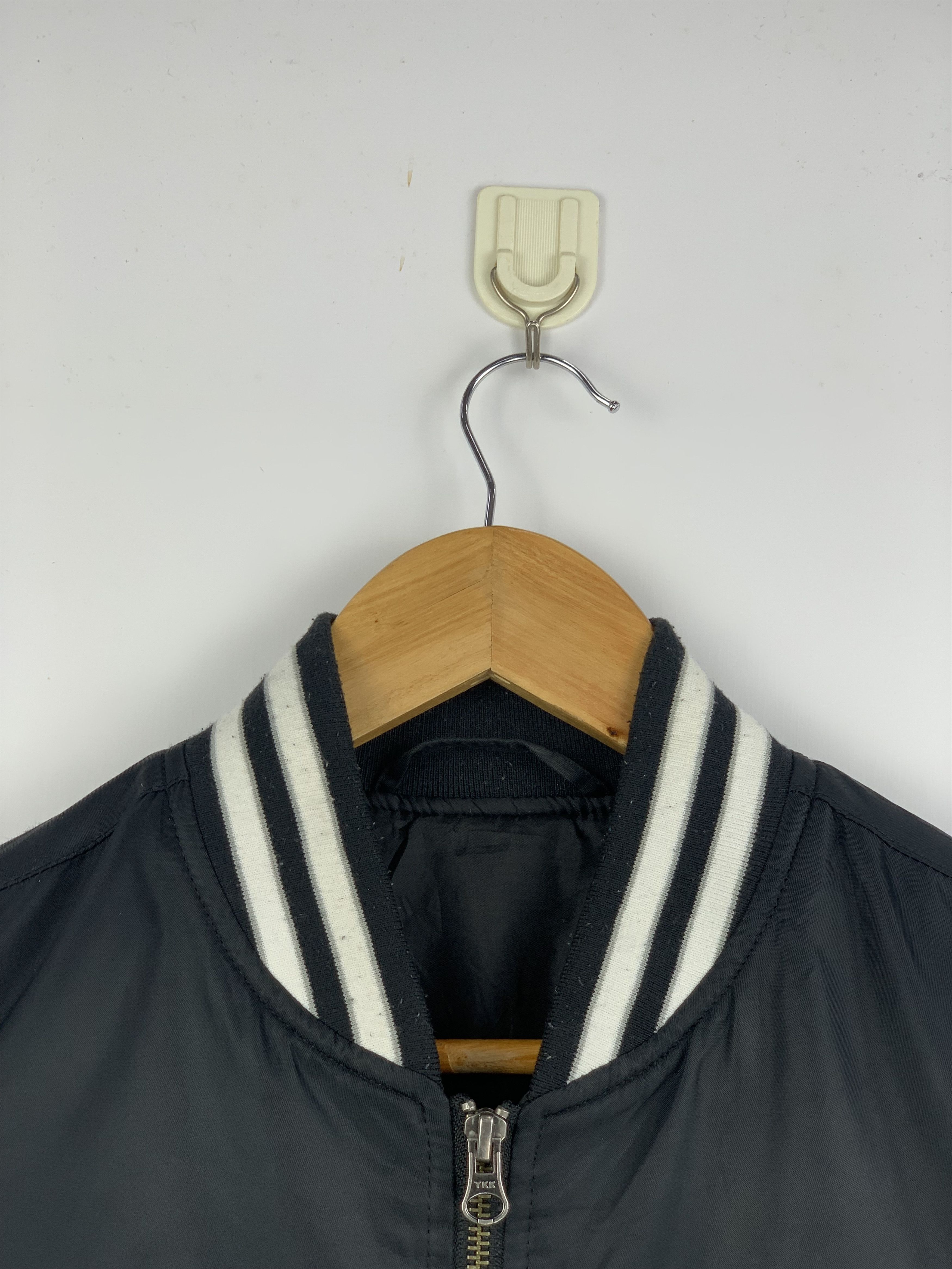 Japanese Brand Vintage GU Zip Up Bomber Jacket Size US M / EU 48-50 / 2 - 2 Thumbnail
