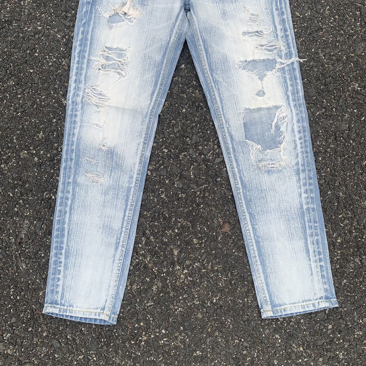 Lee SUPER DISTRESSED! Lee Light Wash Jeans Ripped Ankle Pants Size US 29 - 3 Thumbnail