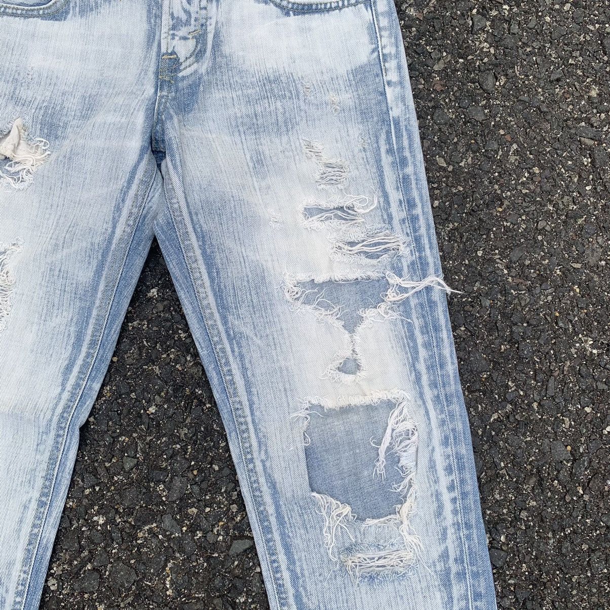 Lee SUPER DISTRESSED! Lee Light Wash Jeans Ripped Ankle Pants Size US 29 - 6 Thumbnail