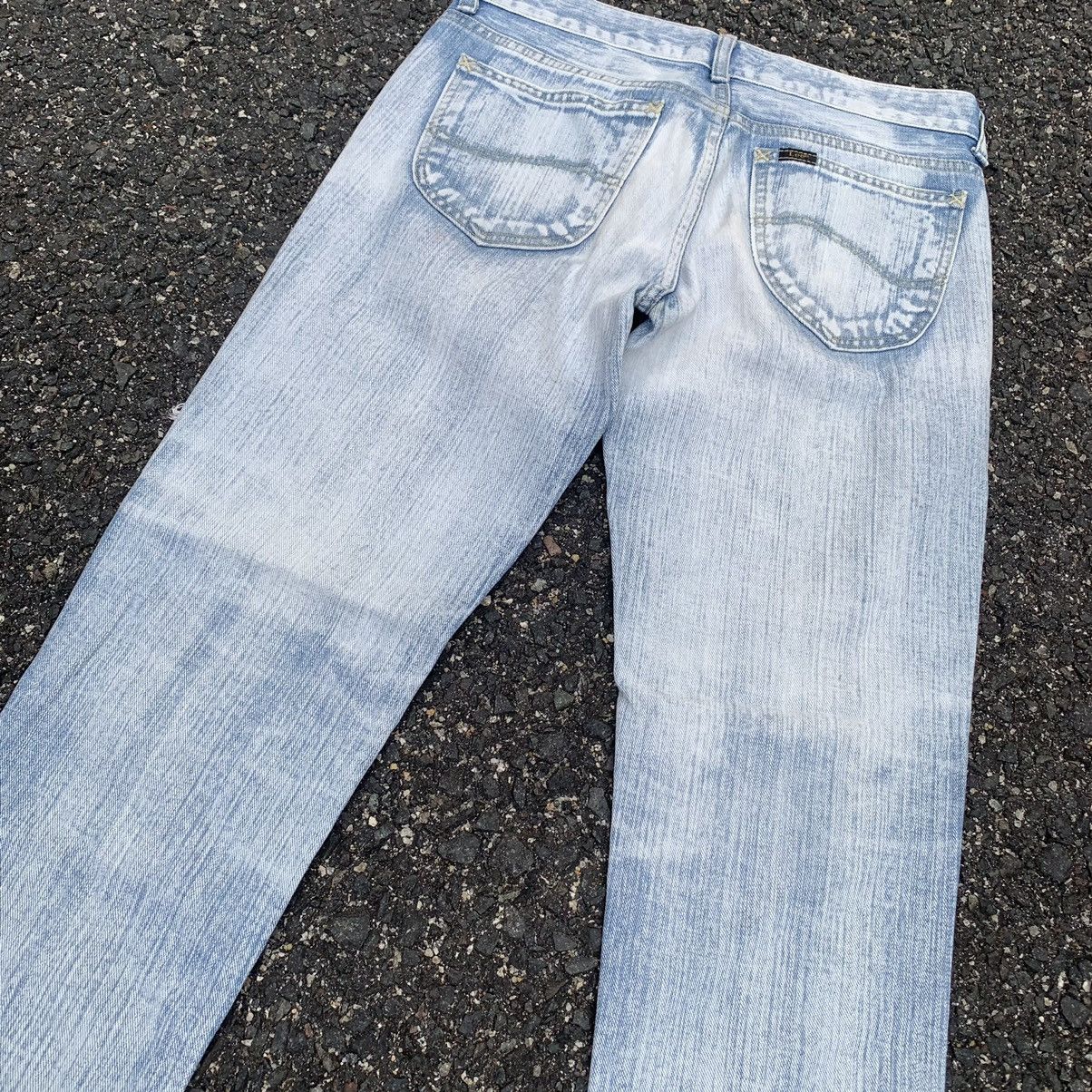 Lee SUPER DISTRESSED! Lee Light Wash Jeans Ripped Ankle Pants Size US 29 - 14 Thumbnail