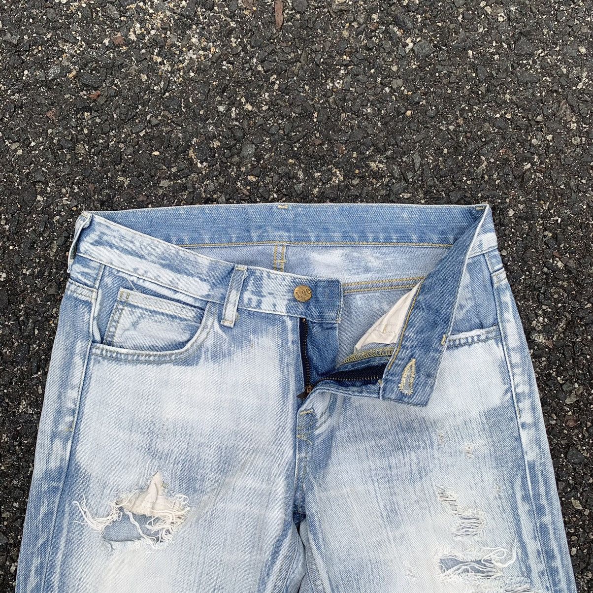 Lee SUPER DISTRESSED! Lee Light Wash Jeans Ripped Ankle Pants Size US 29 - 7 Thumbnail