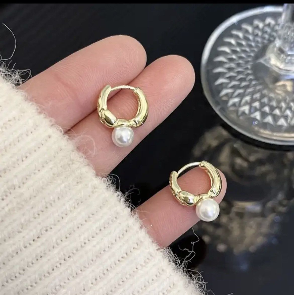 Other Gold Color Simple Pearl Hoop Earring Size ONE SIZE - 2 Thumbnail