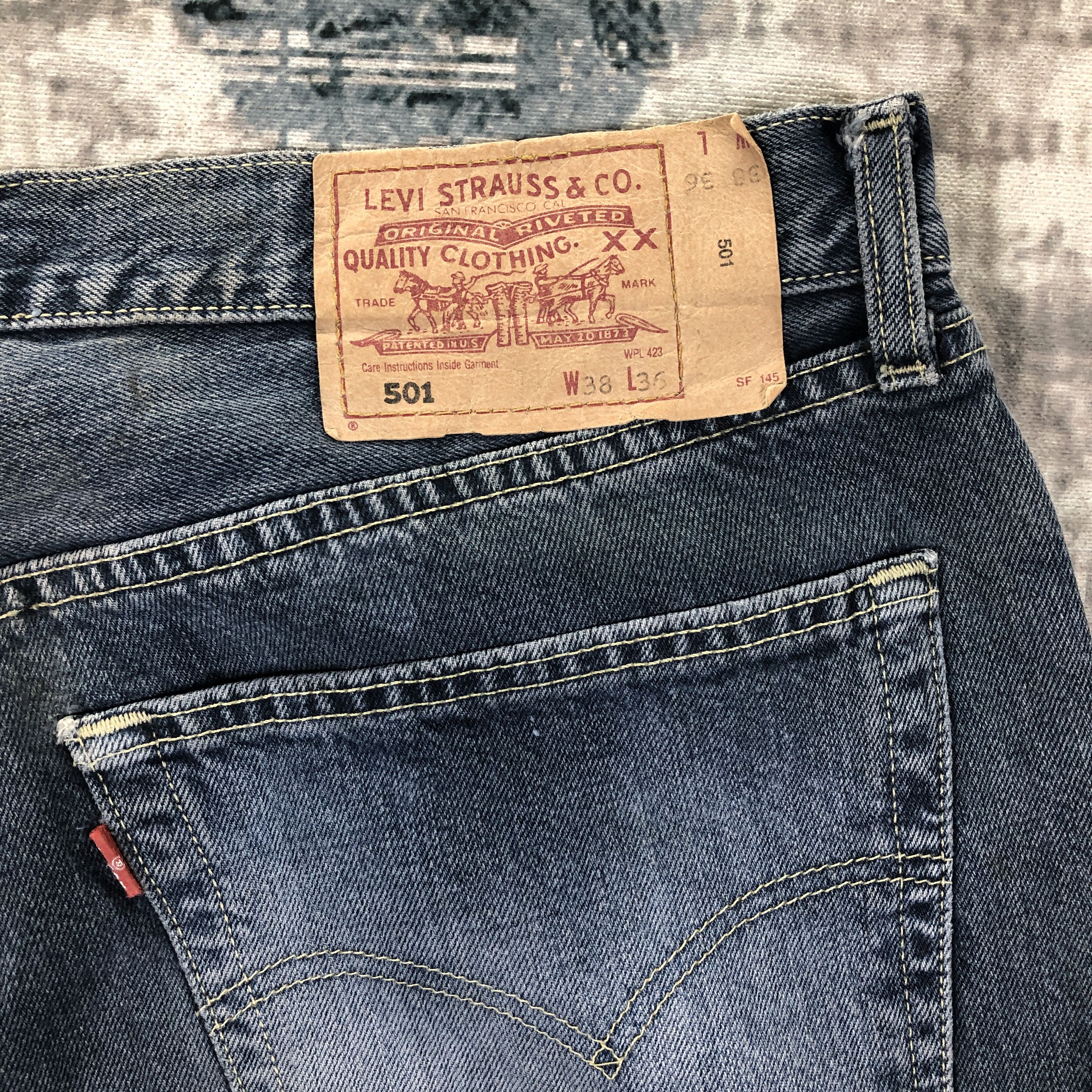 Levi's × Vintage Vintage Levis 501 Jeans Faded Blue Denim Pants Size US 37 - 10 Thumbnail