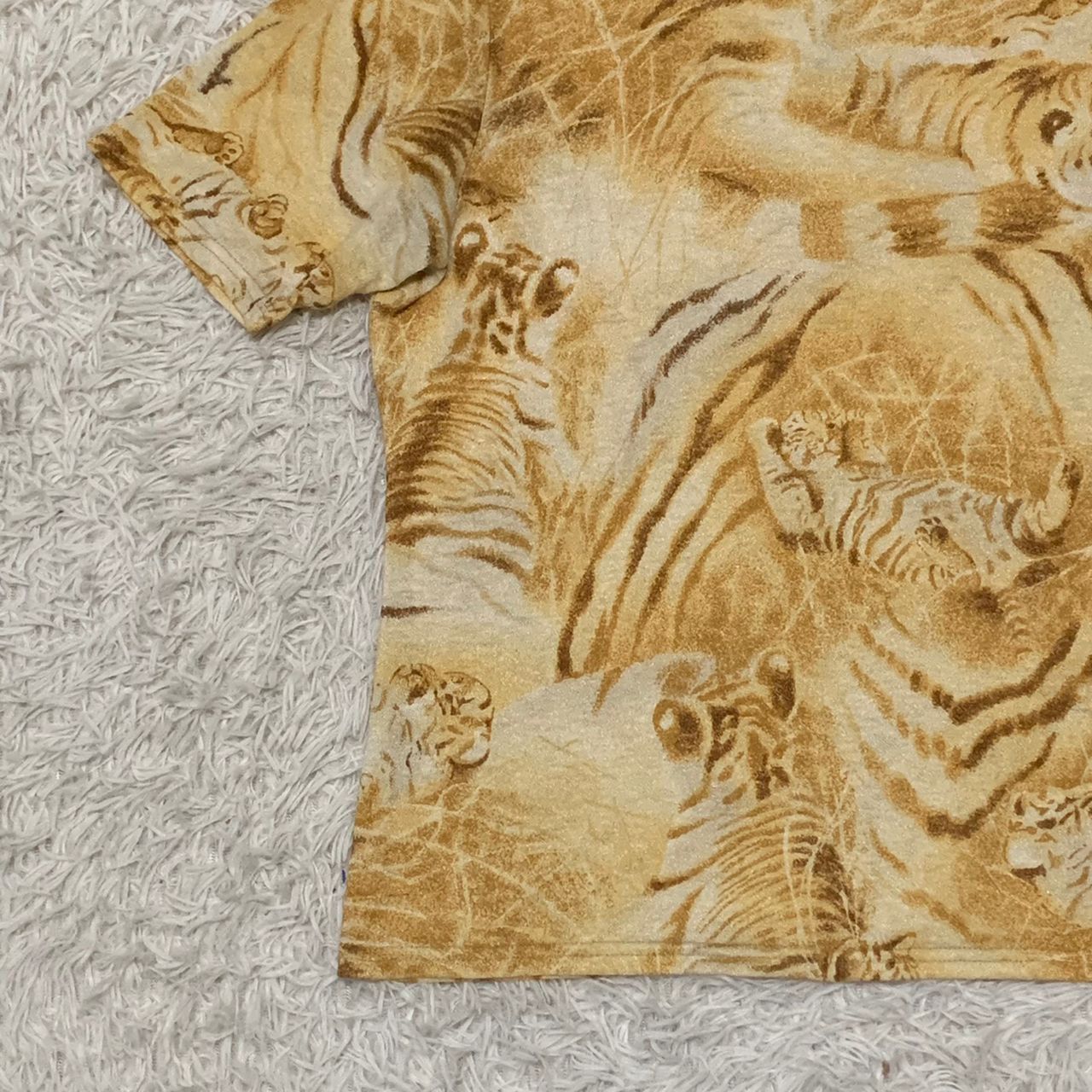 Japanese Brand Tiger printed tshirt Evex by Krizia made in Japan Size S / US 4 / IT 40 - 4 Thumbnail