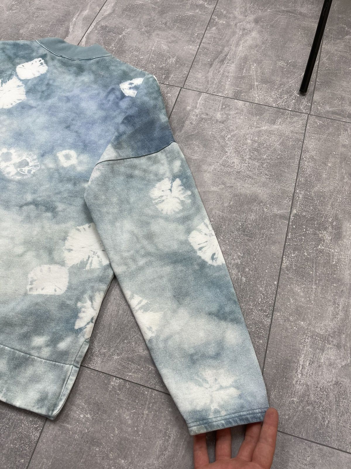 Acne Studios Acne Studios Felke Bleach PSS18 Tie-Dye Blue Sweatshirt Size US L / EU 52-54 / 3 - 16 Thumbnail